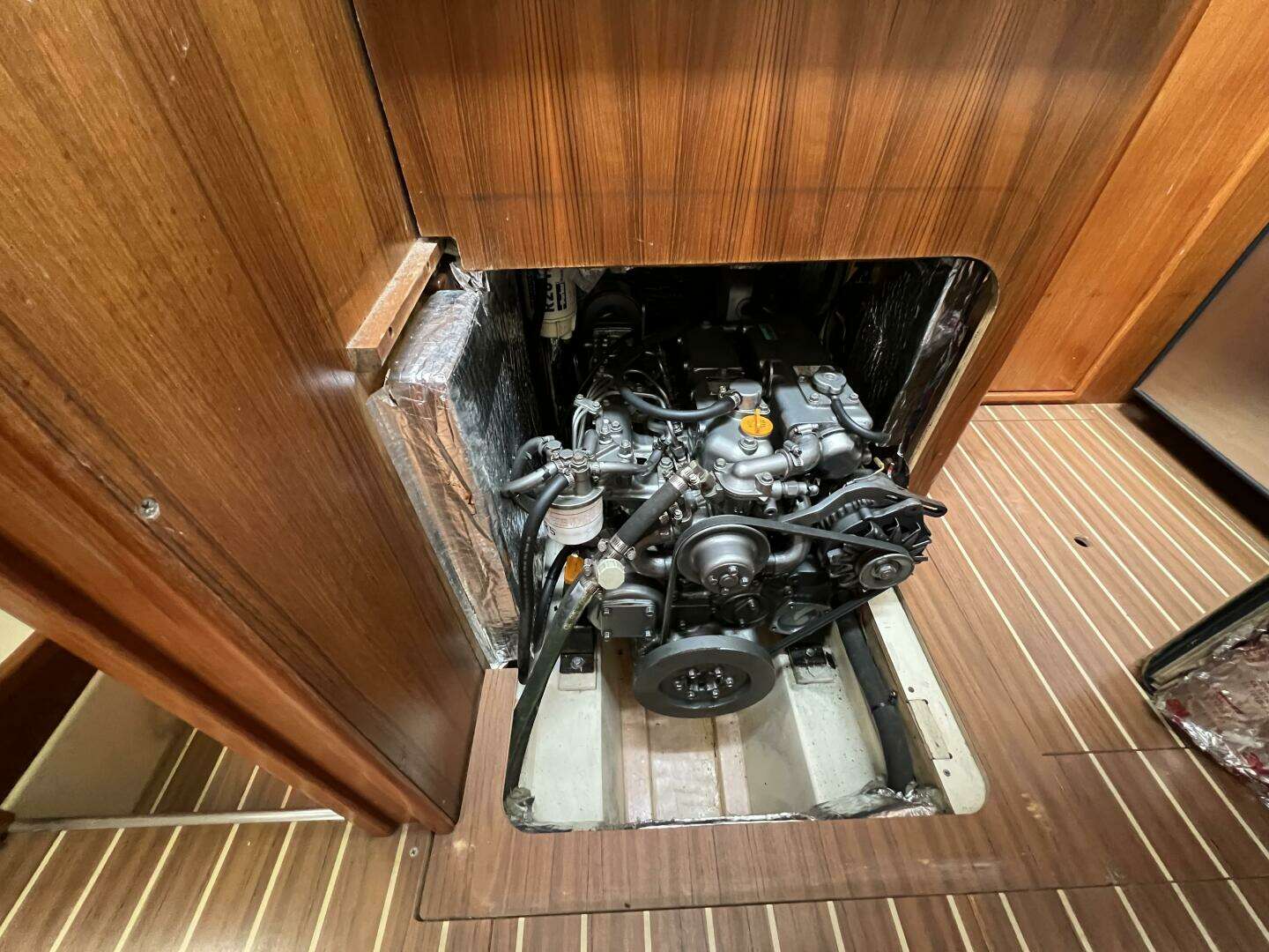 2004 Hunter 41 - Image 51