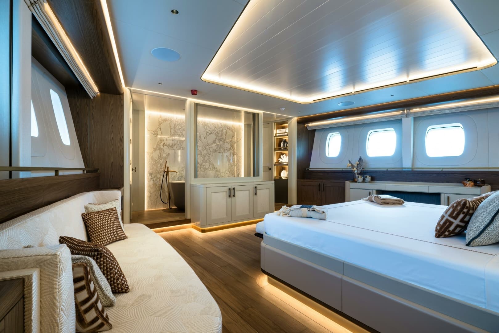 2026 Ares Yachts — - Image 41