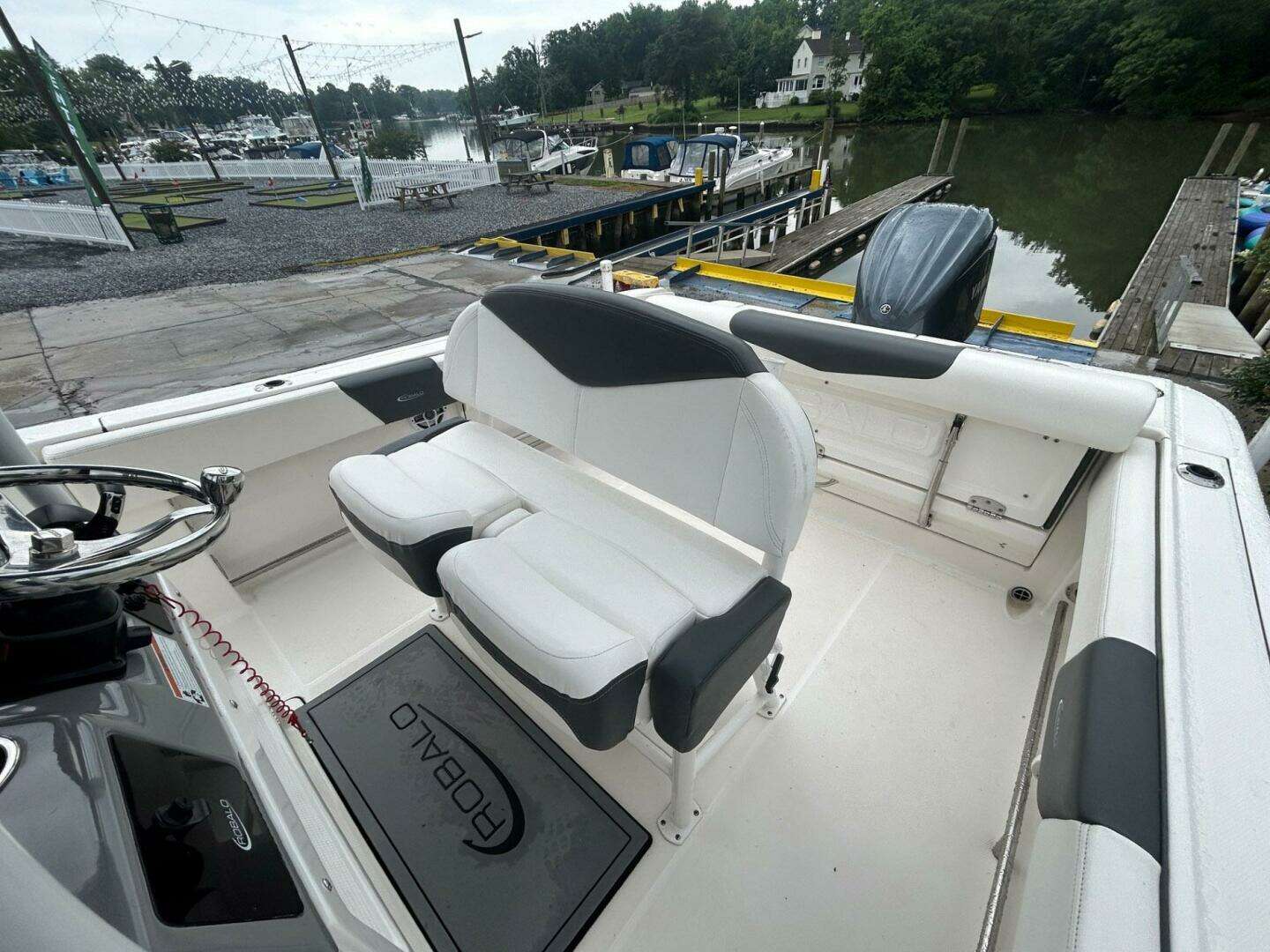 2022 Robalo R242 Center Console - Image 20