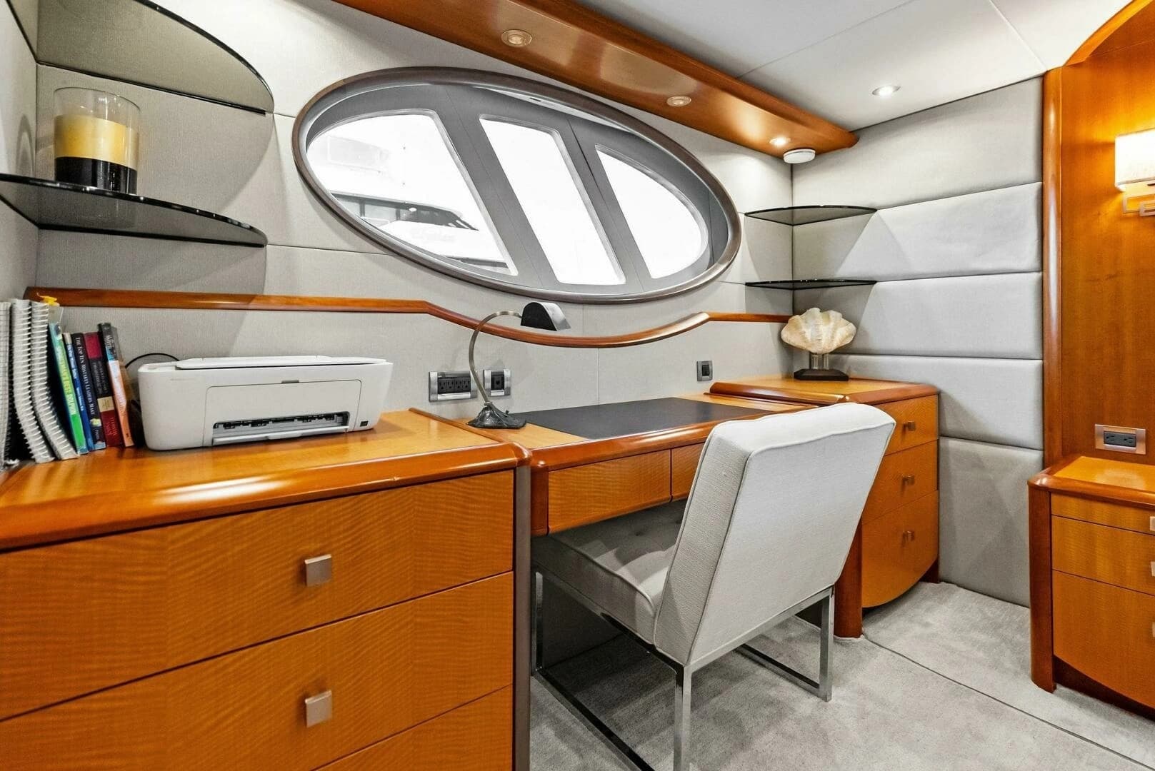 2006 Lazzara Yachts 84 Skylounge - Image 53