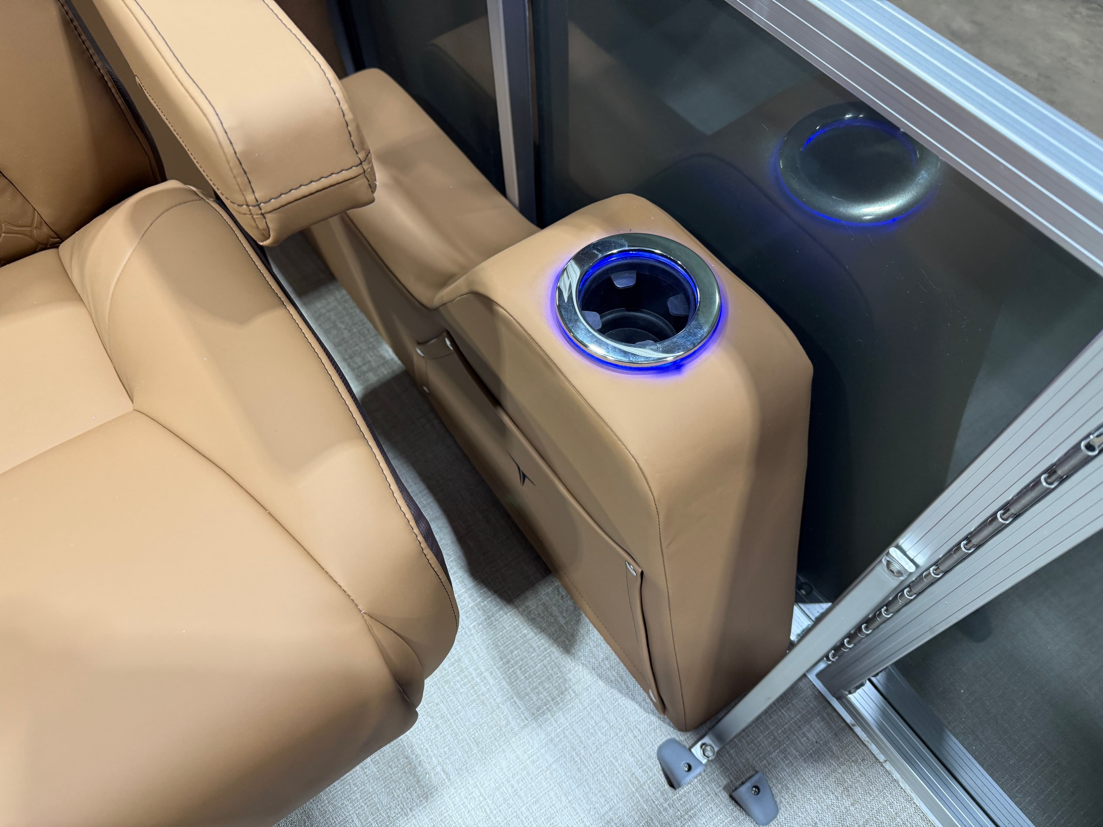 2026 Tahoe LTZ 2385 Quad Lounge Tritoon & Honda 4-Stroke EFI - 25
