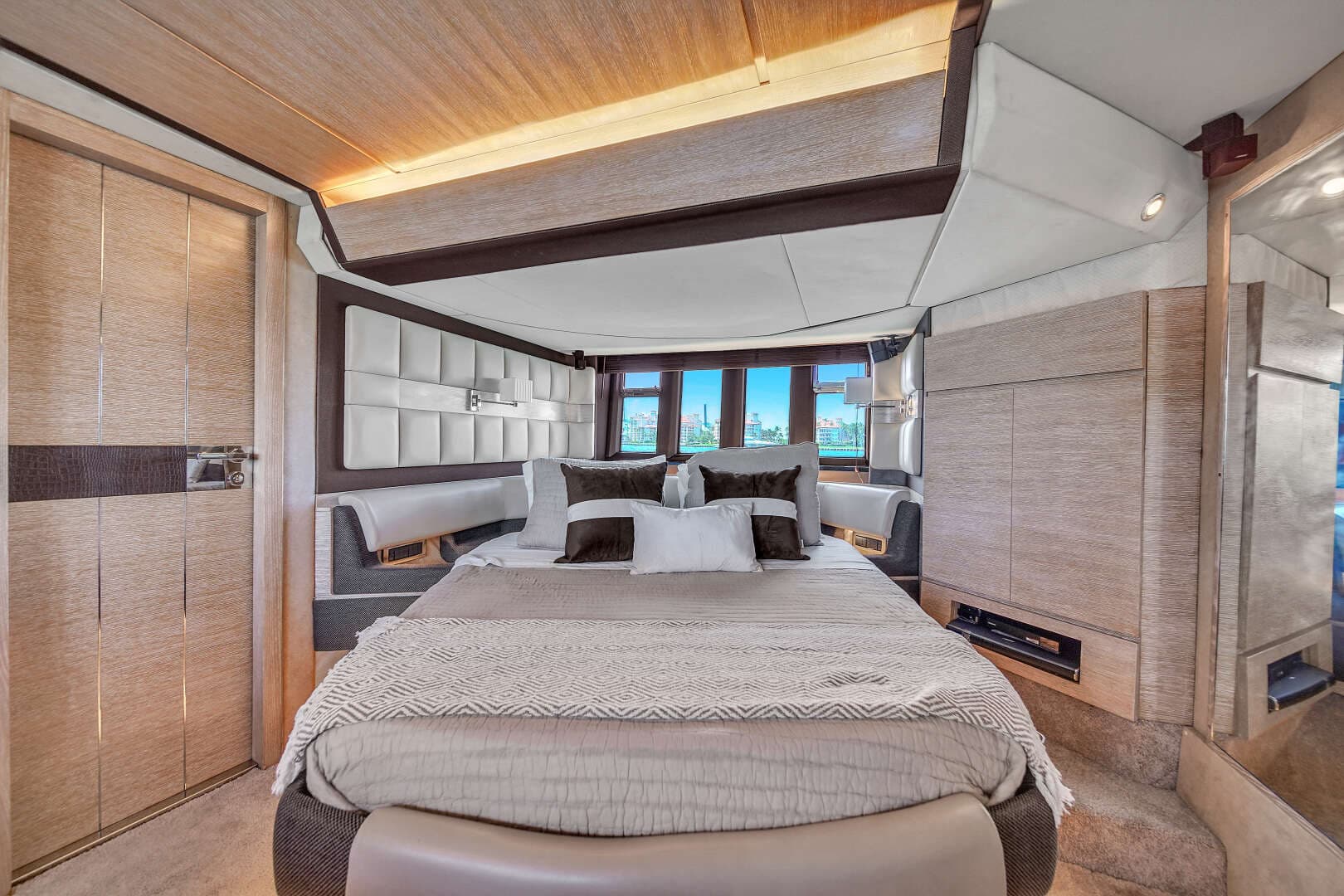 2012 Azimut 64 FLY - Image 79