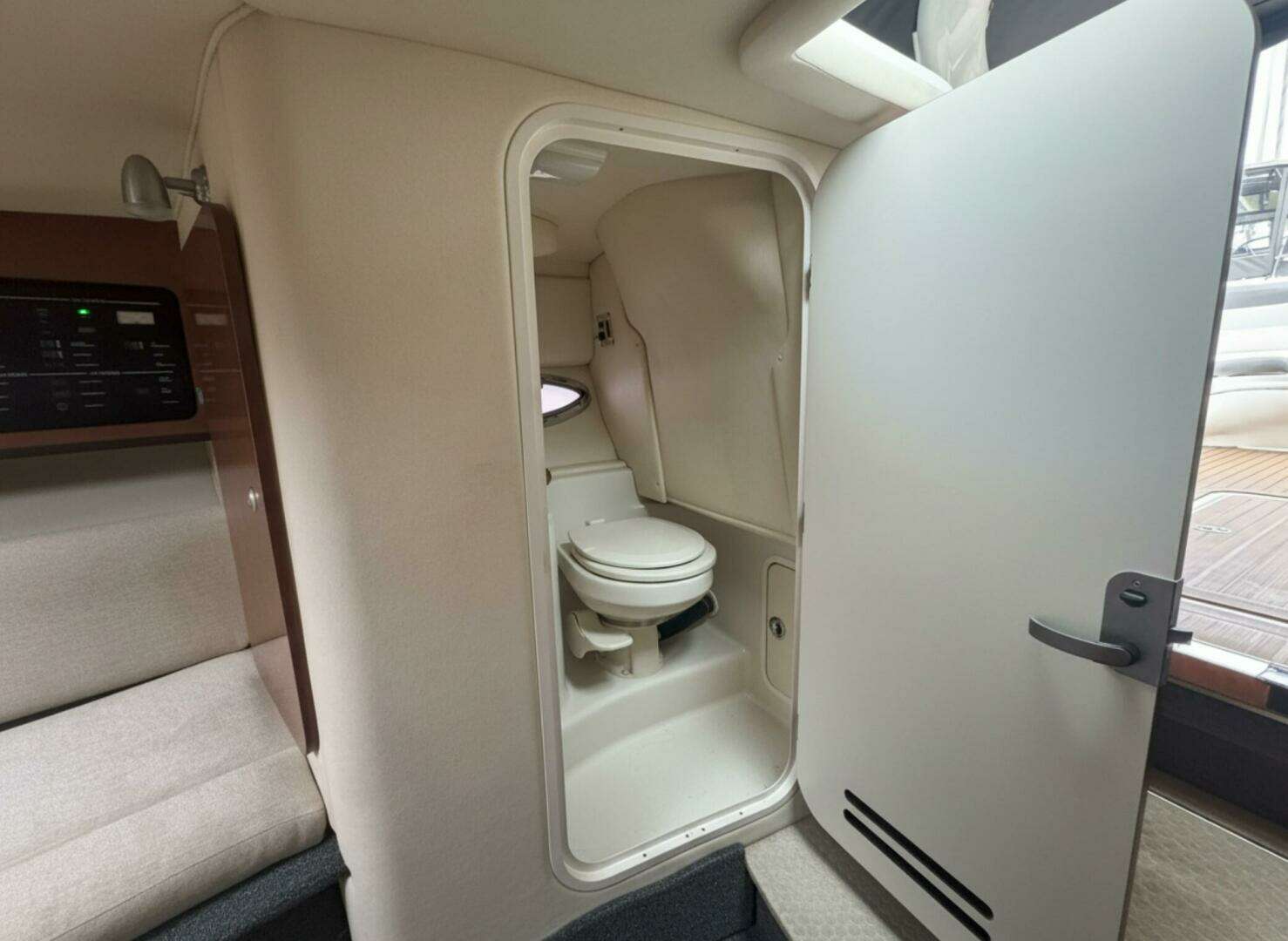 2007 Sea Ray 29SLX with cuddy cabin - Image 26