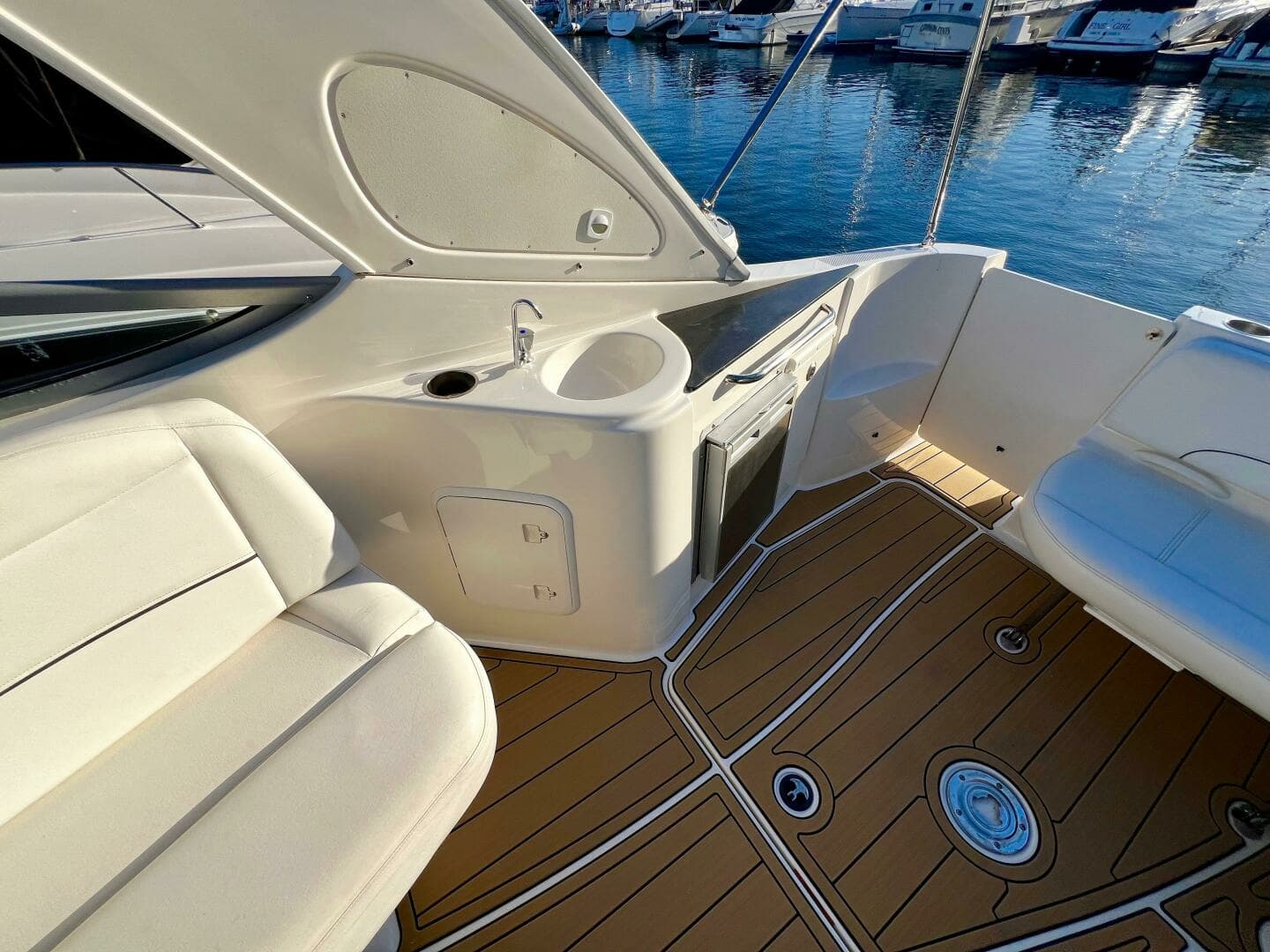 2012 Bayliner 335 - Image 46
