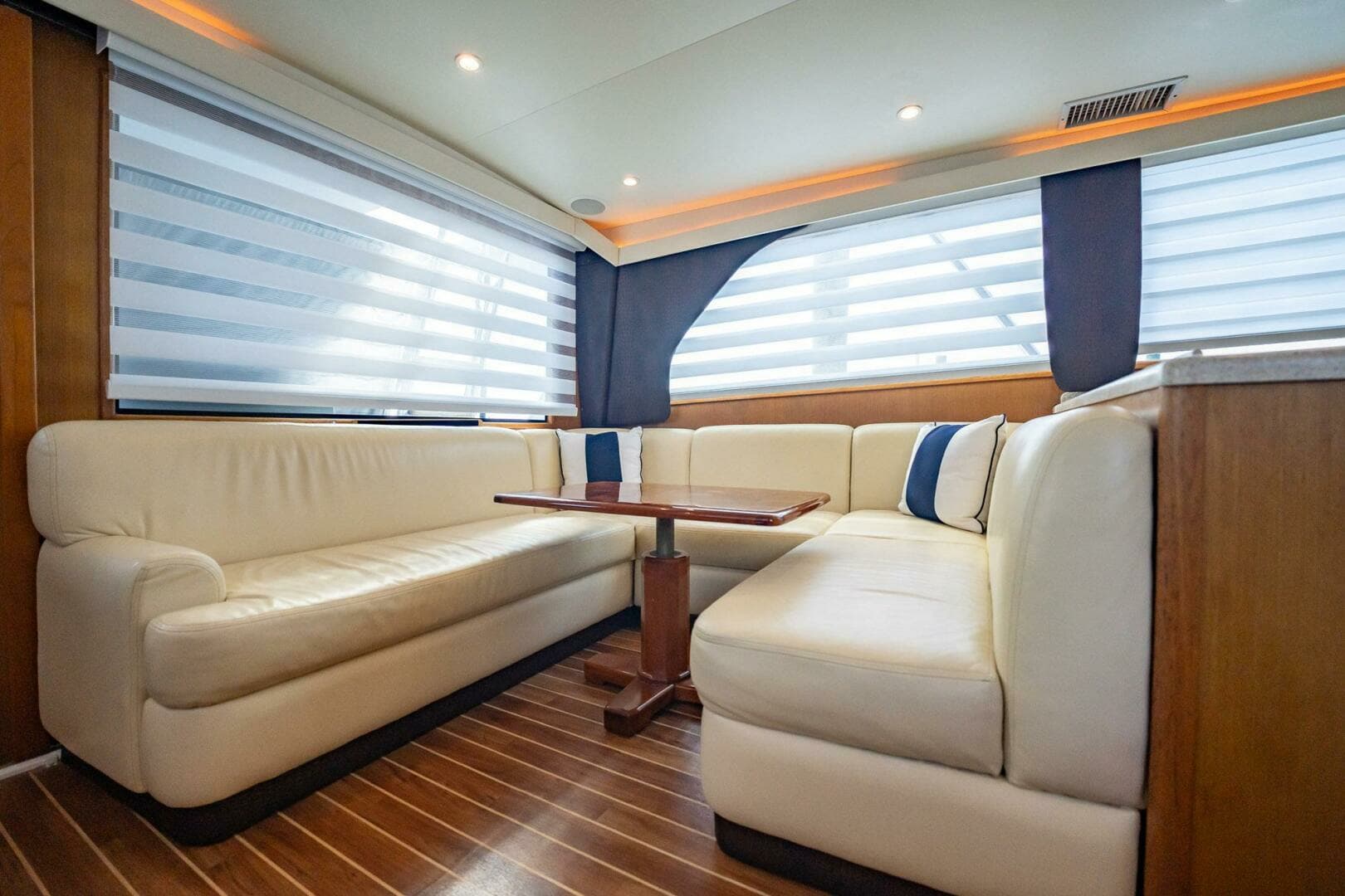 2000 Viking Conv Sport Fisher - Image 9