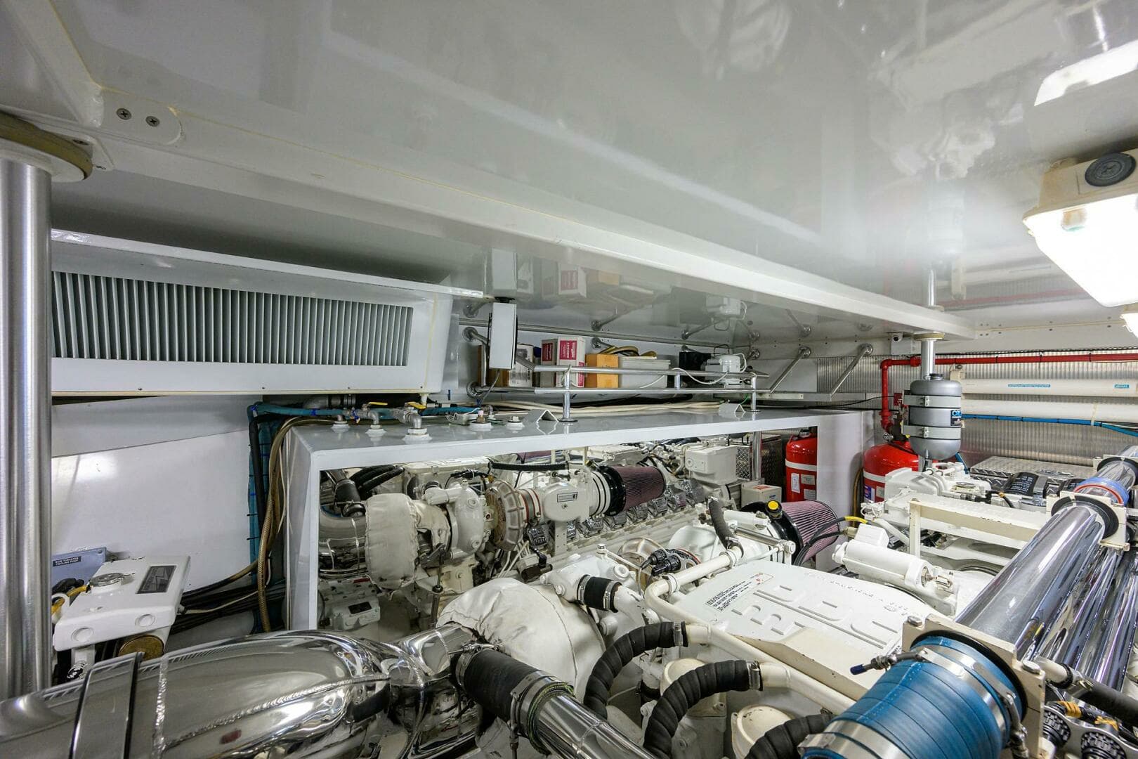 2004 Sea Force IX 82 Enclosed Bridge - Image 65