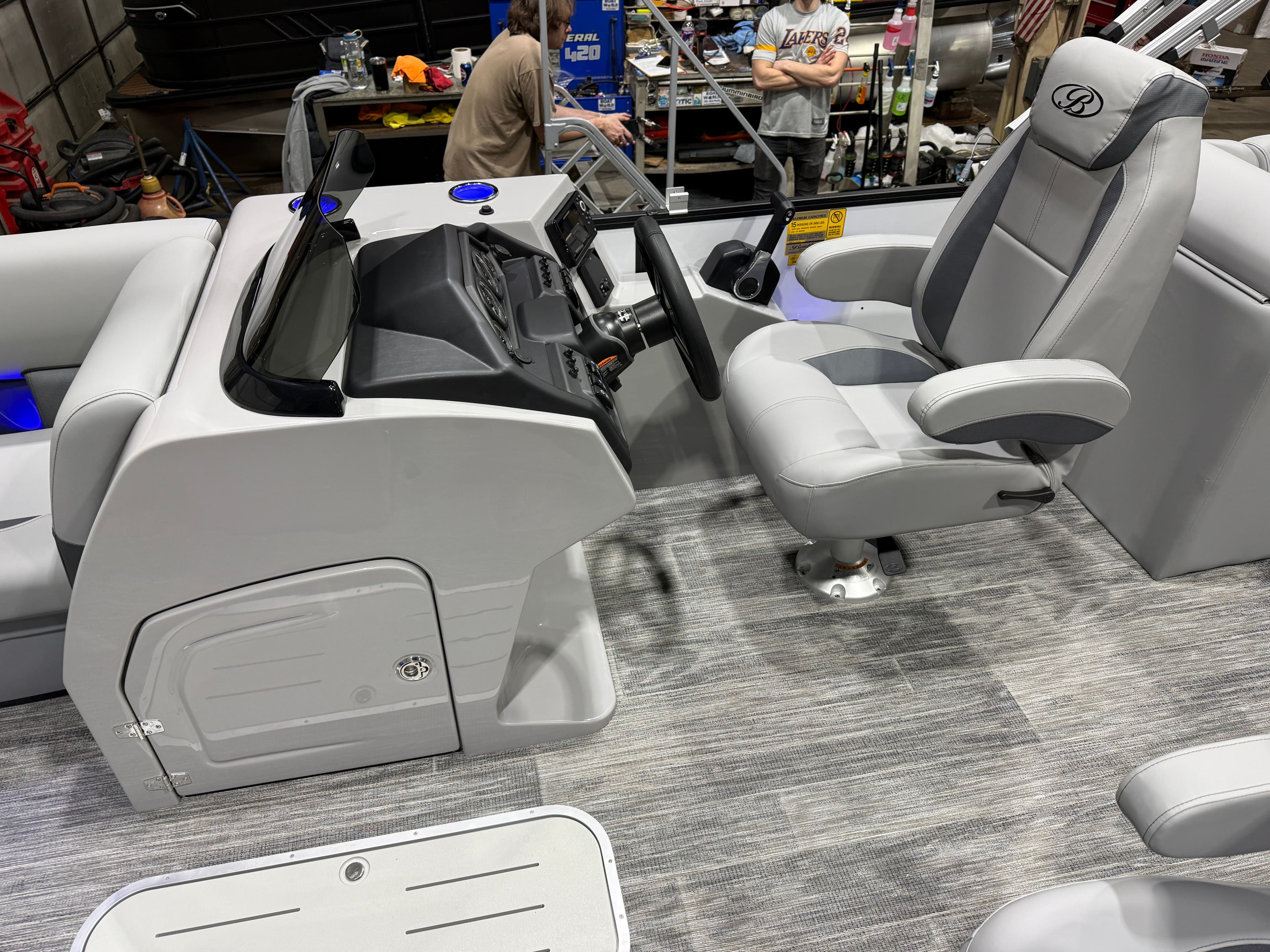 2026 Bentley Pontoons Legacy 200HP Navigator 223 Quad Lounge Tritoon - 13