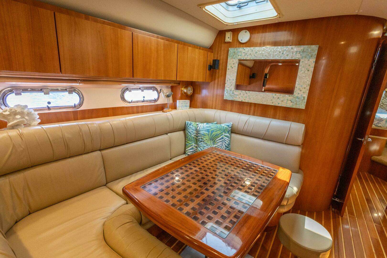 2000 Tiara Yachts 5200 Express - Image 14