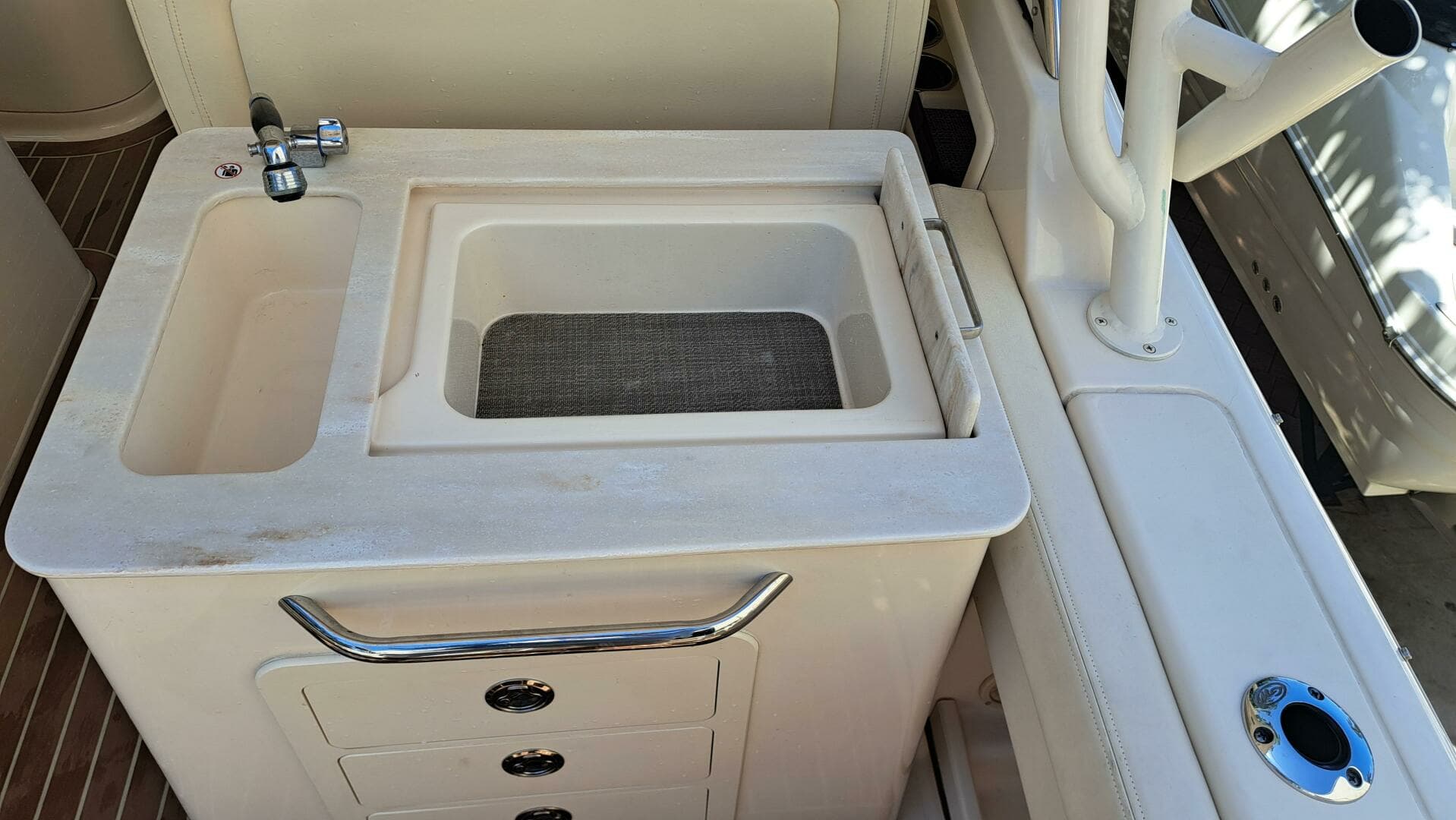 2018 Grady-White Freedom 285 - Image 25