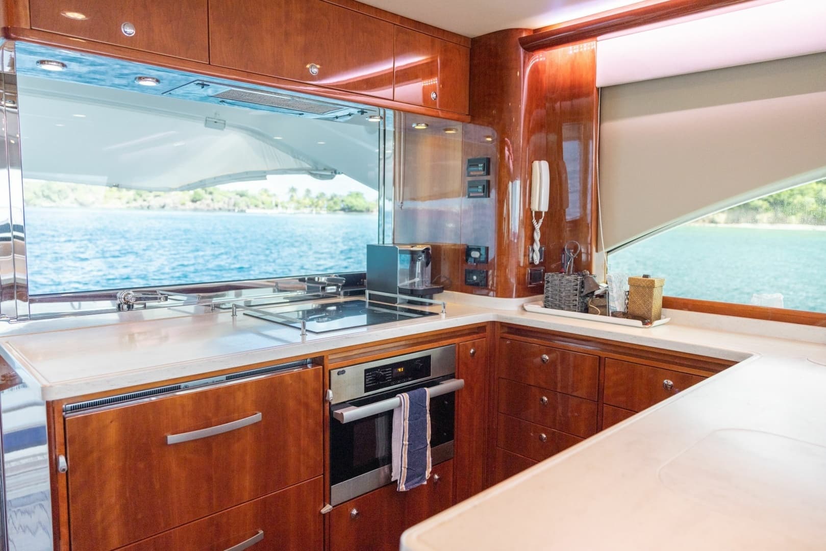 2015 Riviera 53 Enclosed Bridge - Image 33