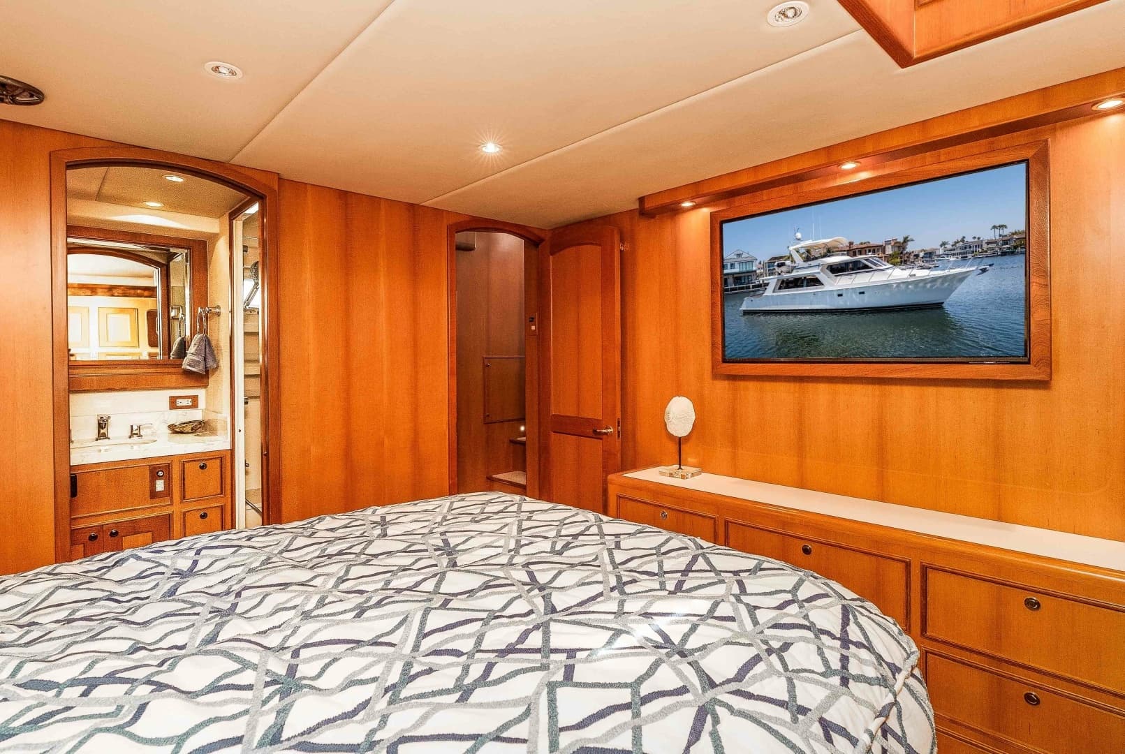 2005 Offshore Yachts Pilothouse - Image 30