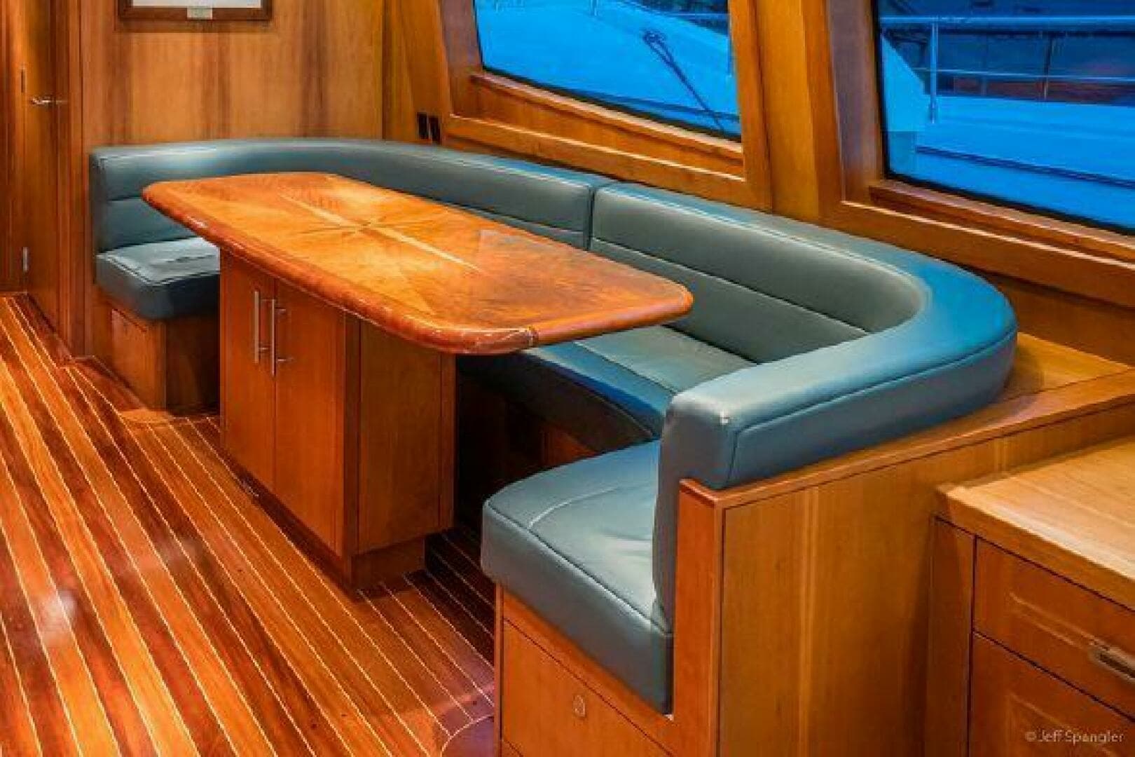 2008 Hatteras 77 Enclosed Bridge - Image 13