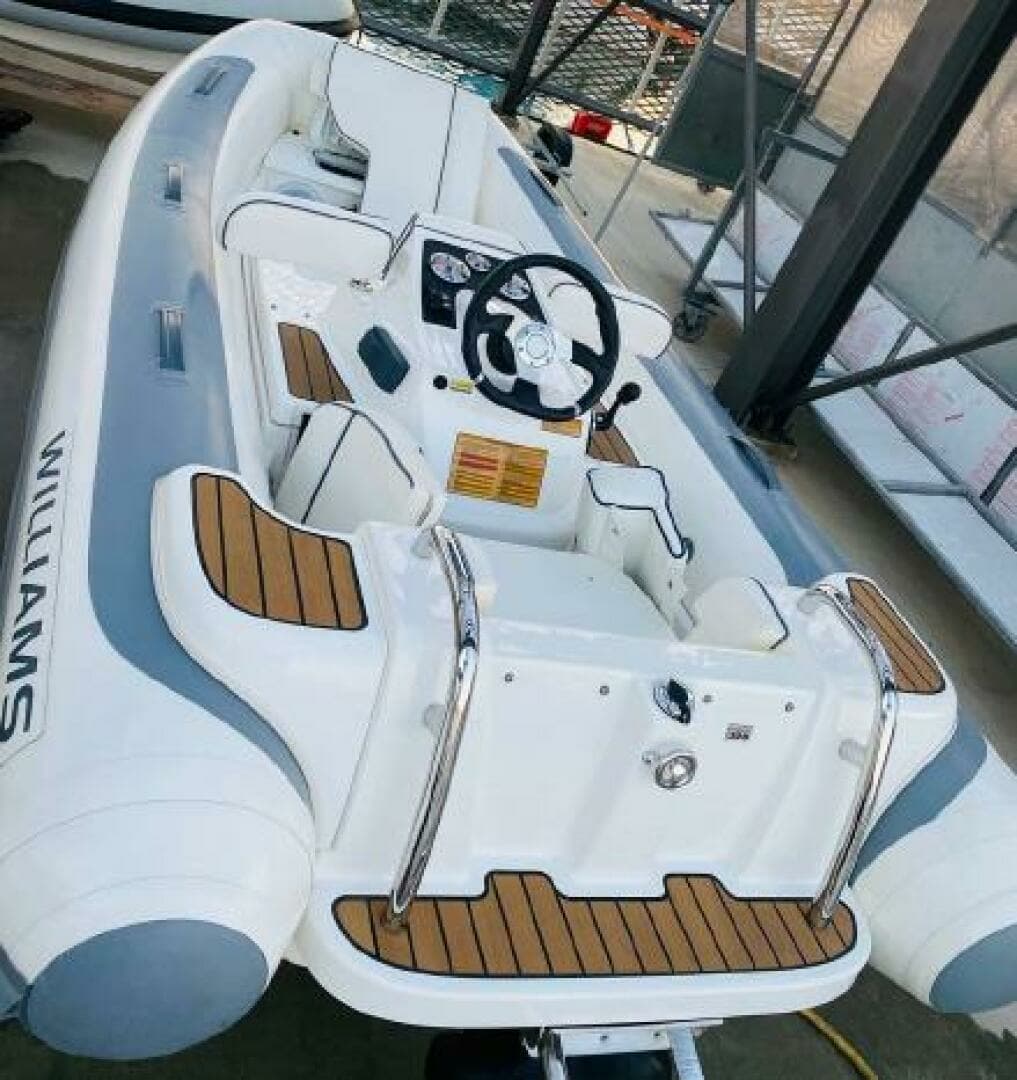 2020 Ferretti Yachts 670 - Image 20