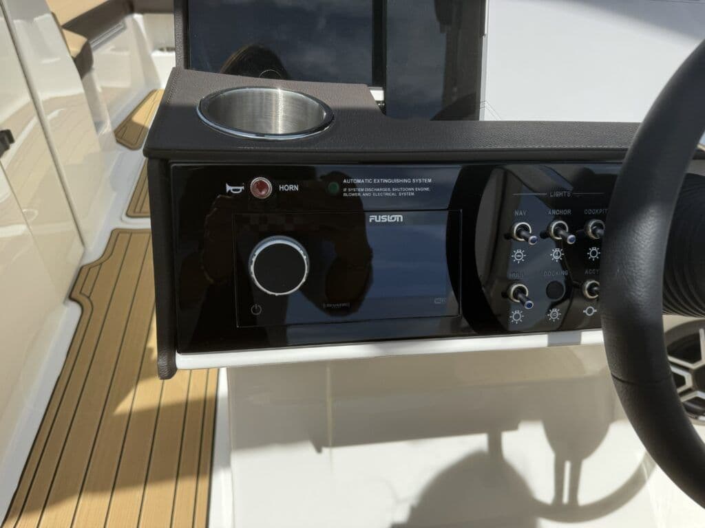 2026 Sea Ray SDX290 - 21