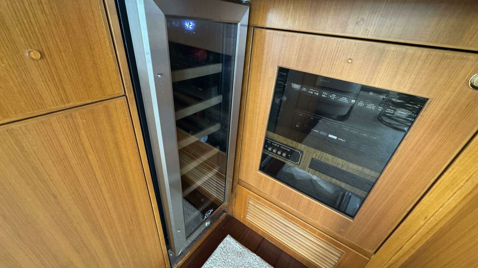 2007 Jefferson 52 Pilothouse SE - Image 24