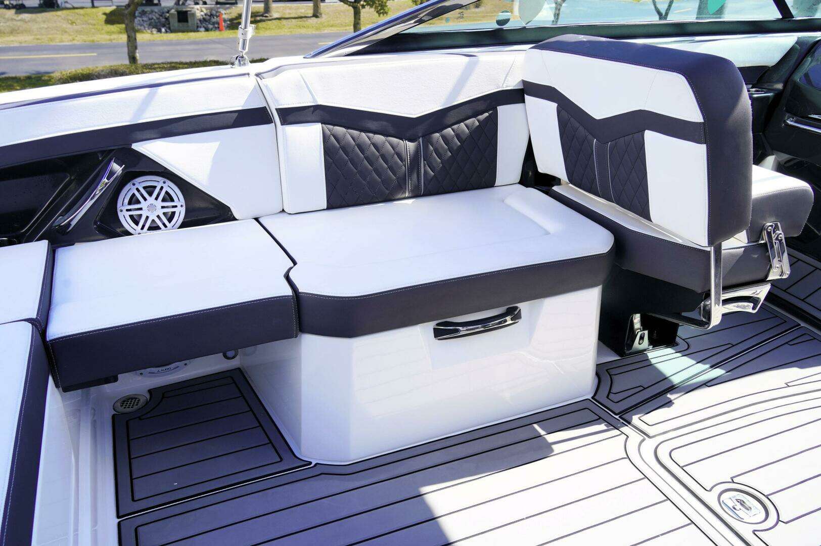 2023 Monterey 275SS - Image 9