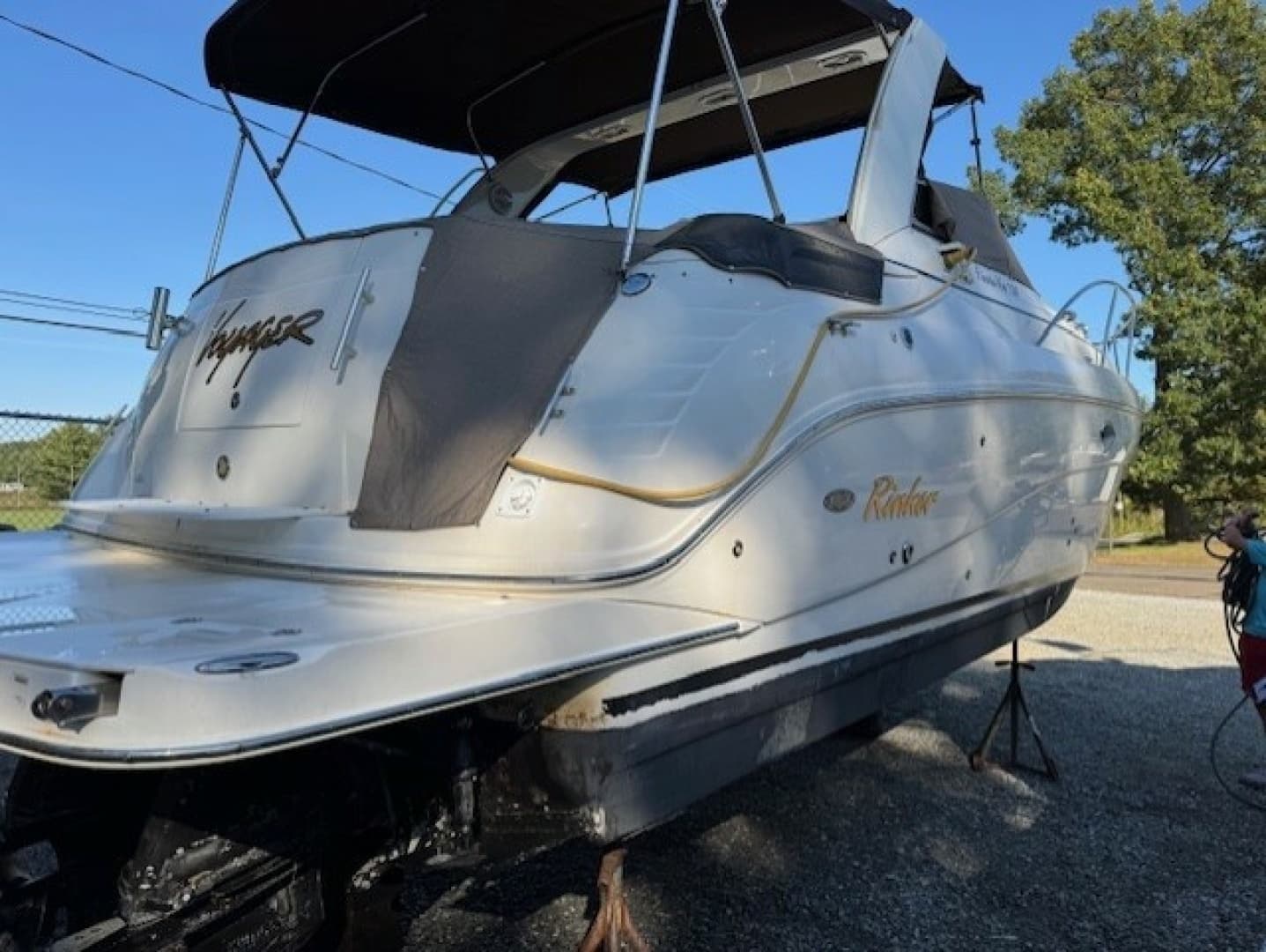 2005 Rinker Fiesta Vee 32 - Image 4