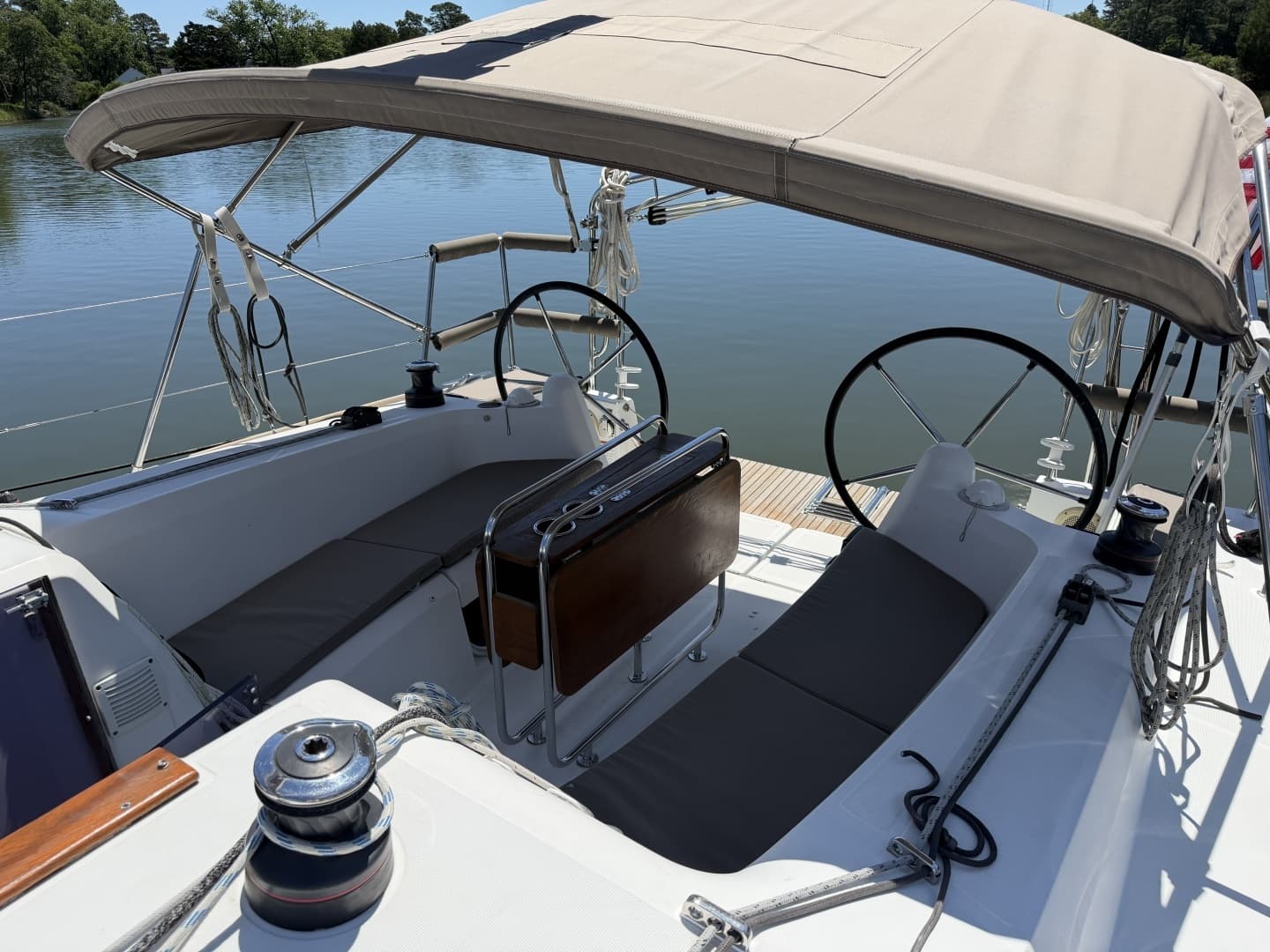 2015 Jeanneau 349 - Image 16