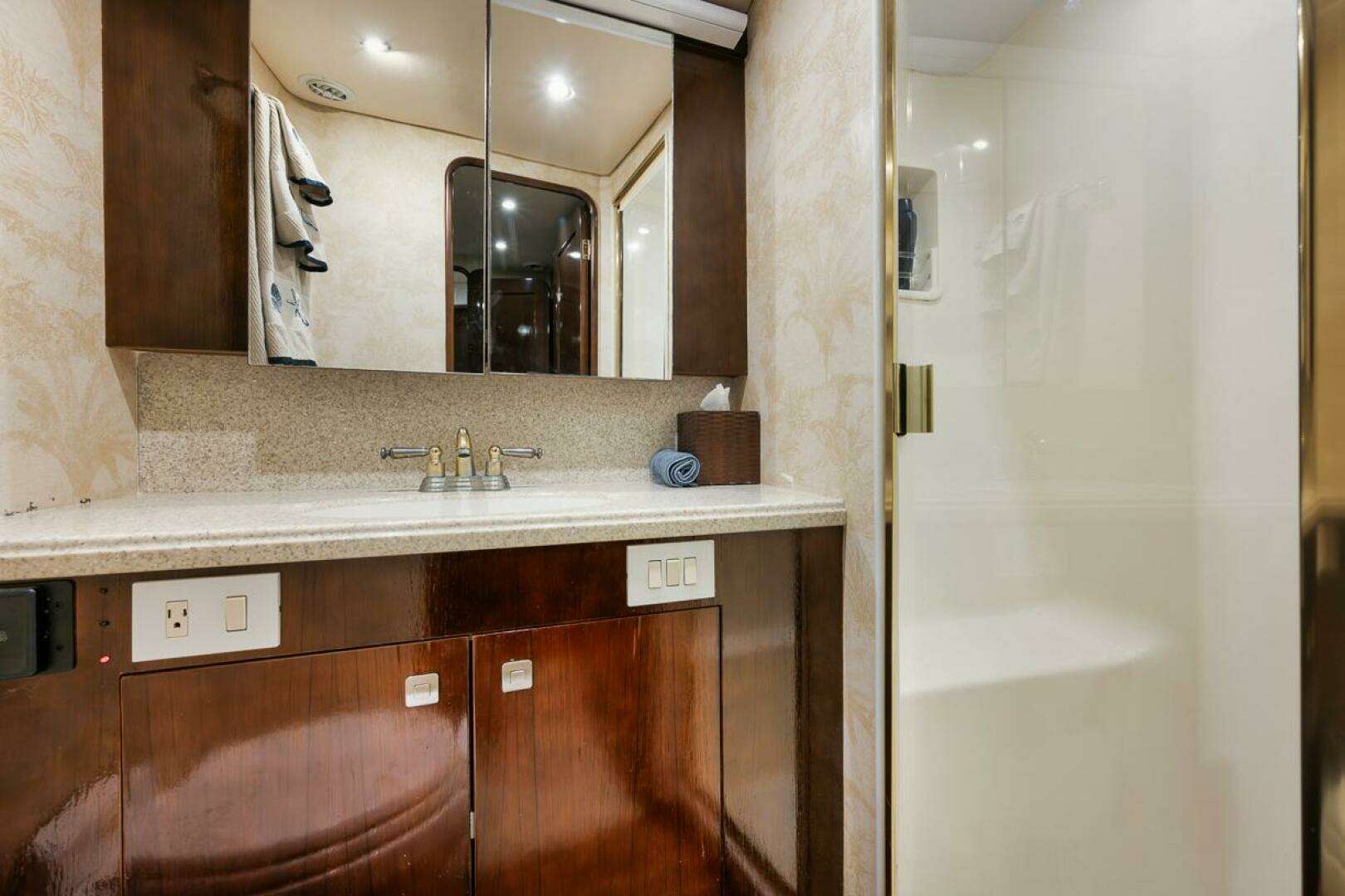 2005 Ocean 73 Super Sport - Image 14