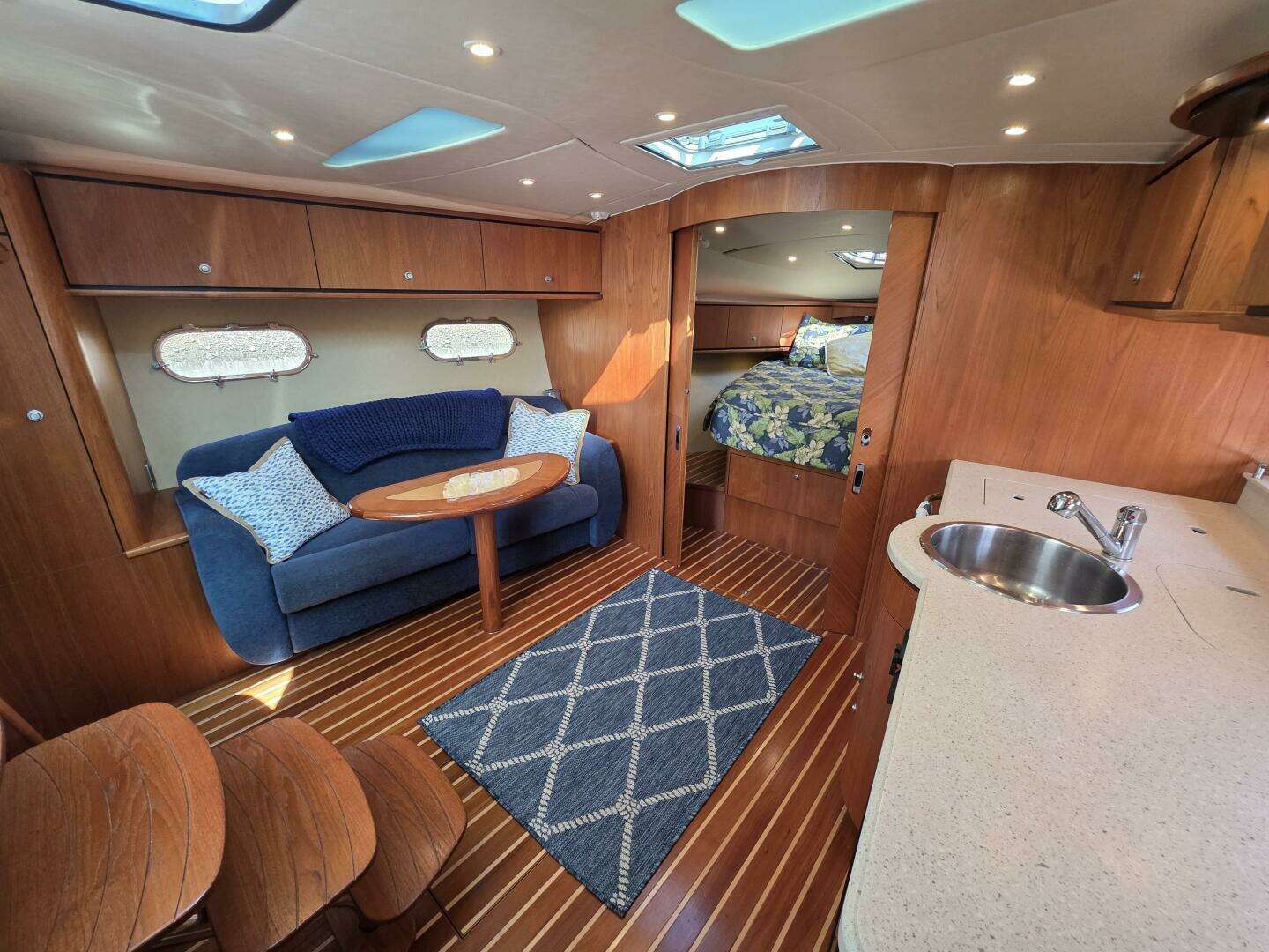 2007 Tiara Yachts 3900 Sovran - Image 10
