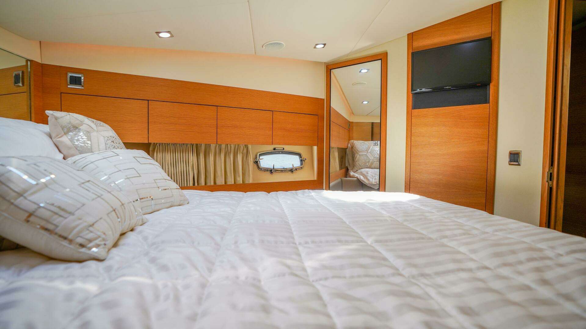 2009 Fairline — - Image 34