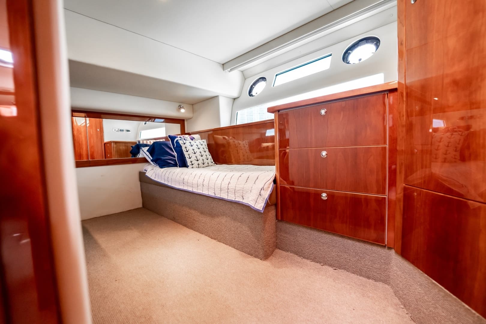 2016 Riviera 5000 Sport Yacht - Image 80