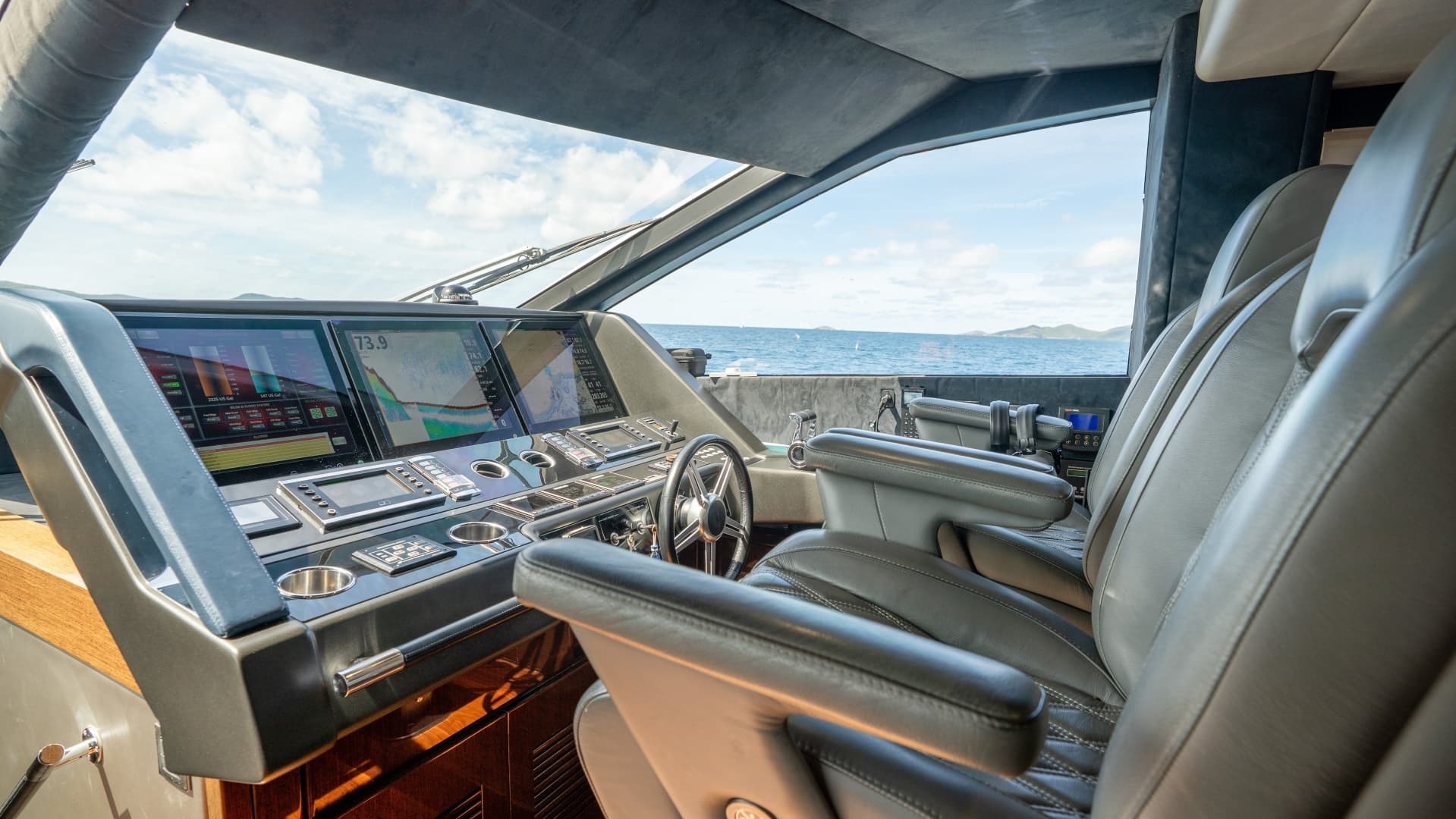 2017 Sunseeker 86 Yacht - Image 44