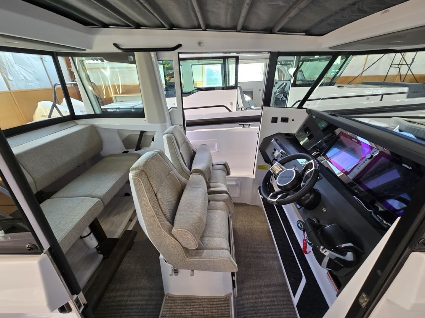 2026 Axopar Cross Cabin - Image 37