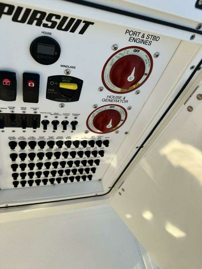 2024 Pursuit S358 - Image 26