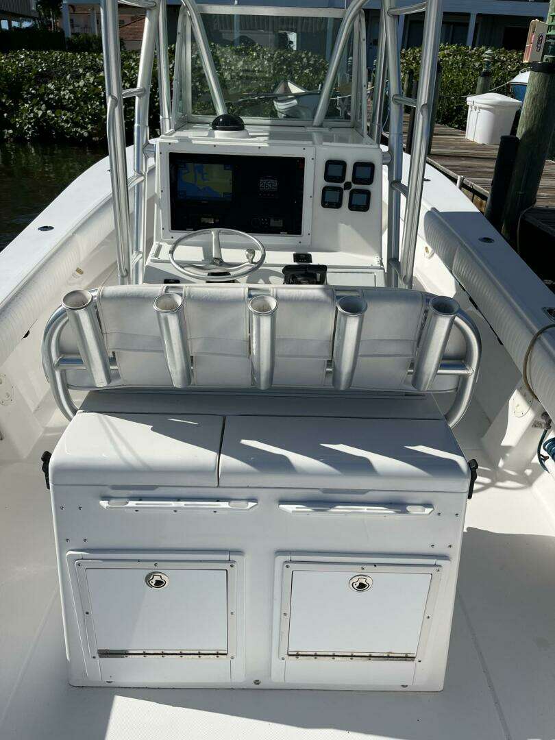 2006 Regulator 32 Center Console - Image 15