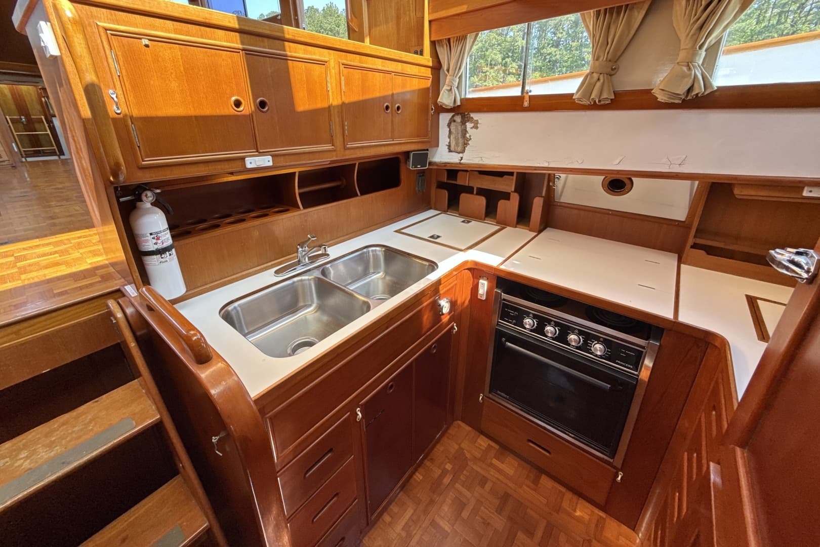 1990 Grand Banks 46 Classic - Image 7