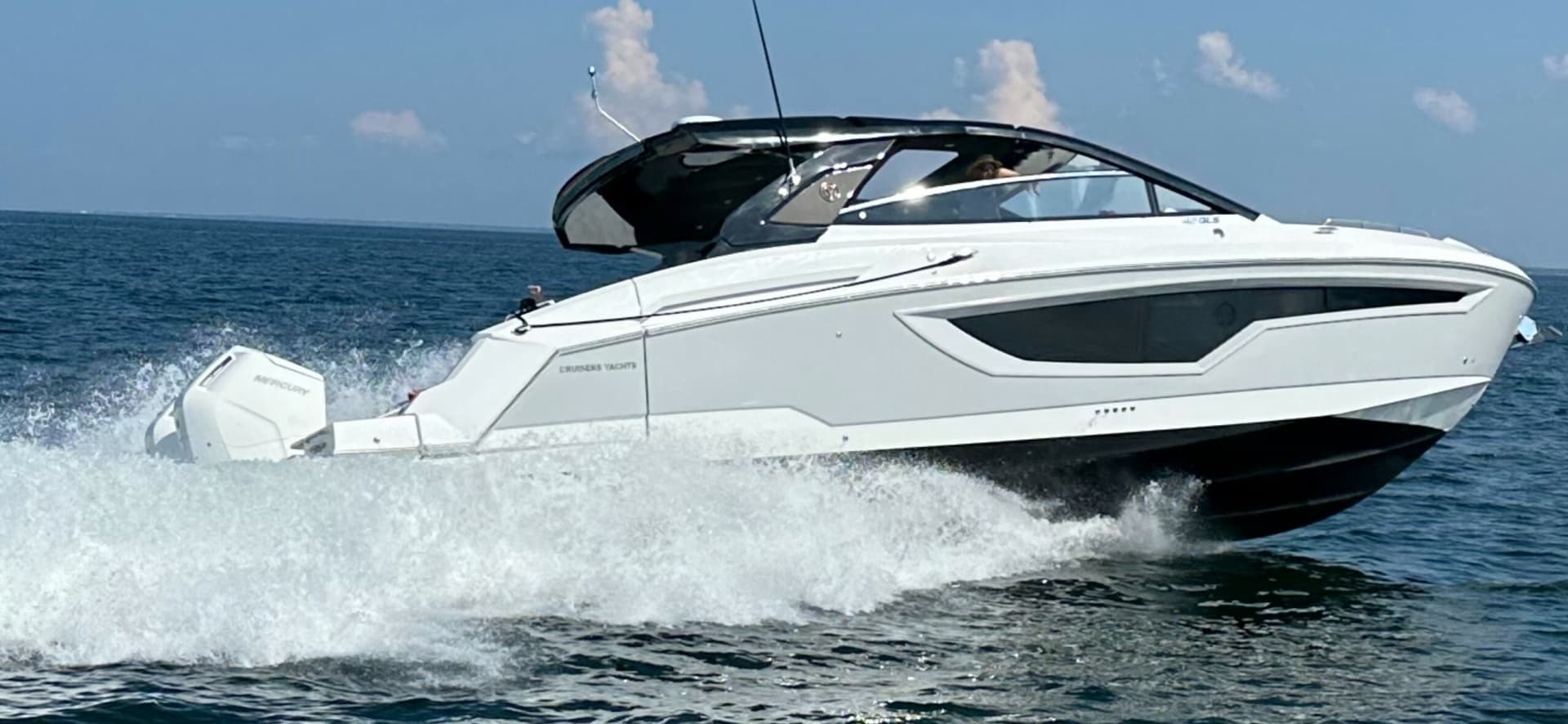 2024 Cruisers Yachts 42 GLS OB - Image 7