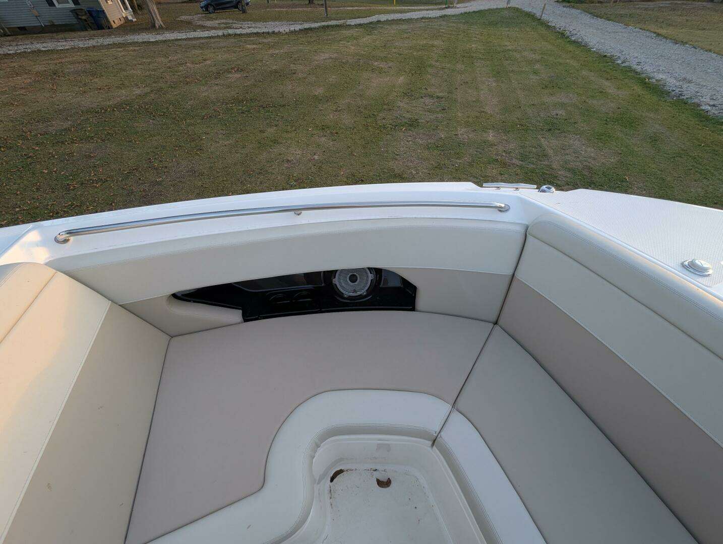 2023 Boston Whaler 240 Vantage - Image 34