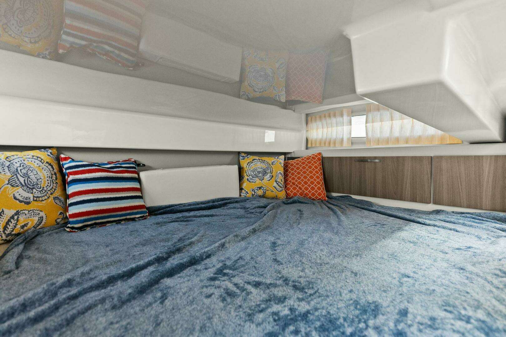 2020 Regal 33 SAV - Image 56