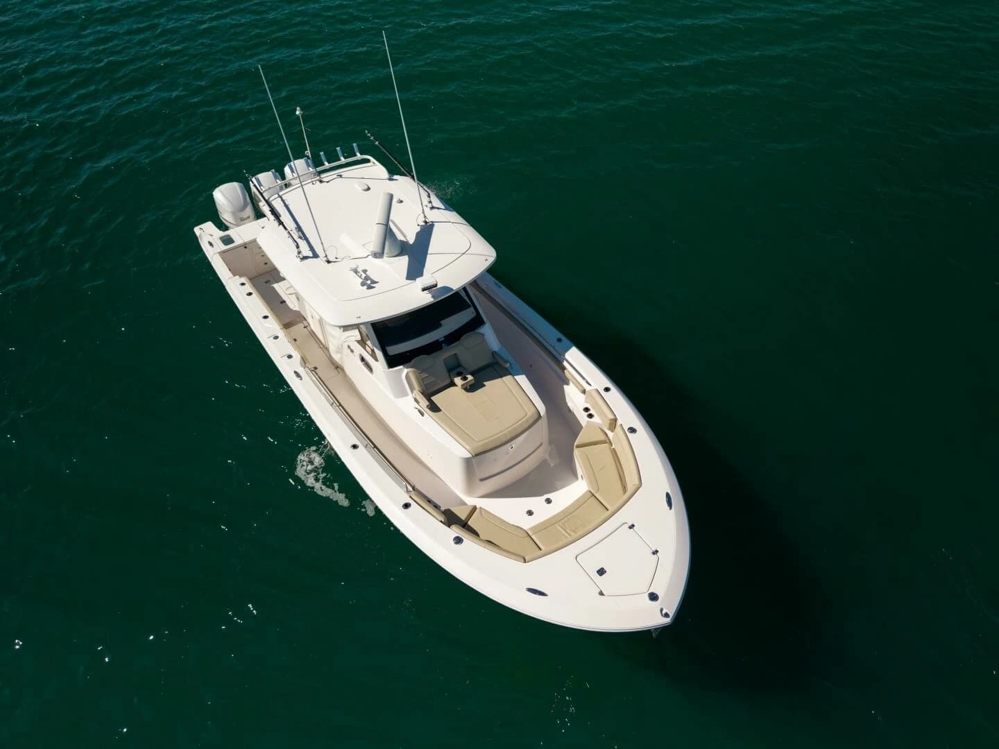 2019 Pursuit S 368 - Image 35