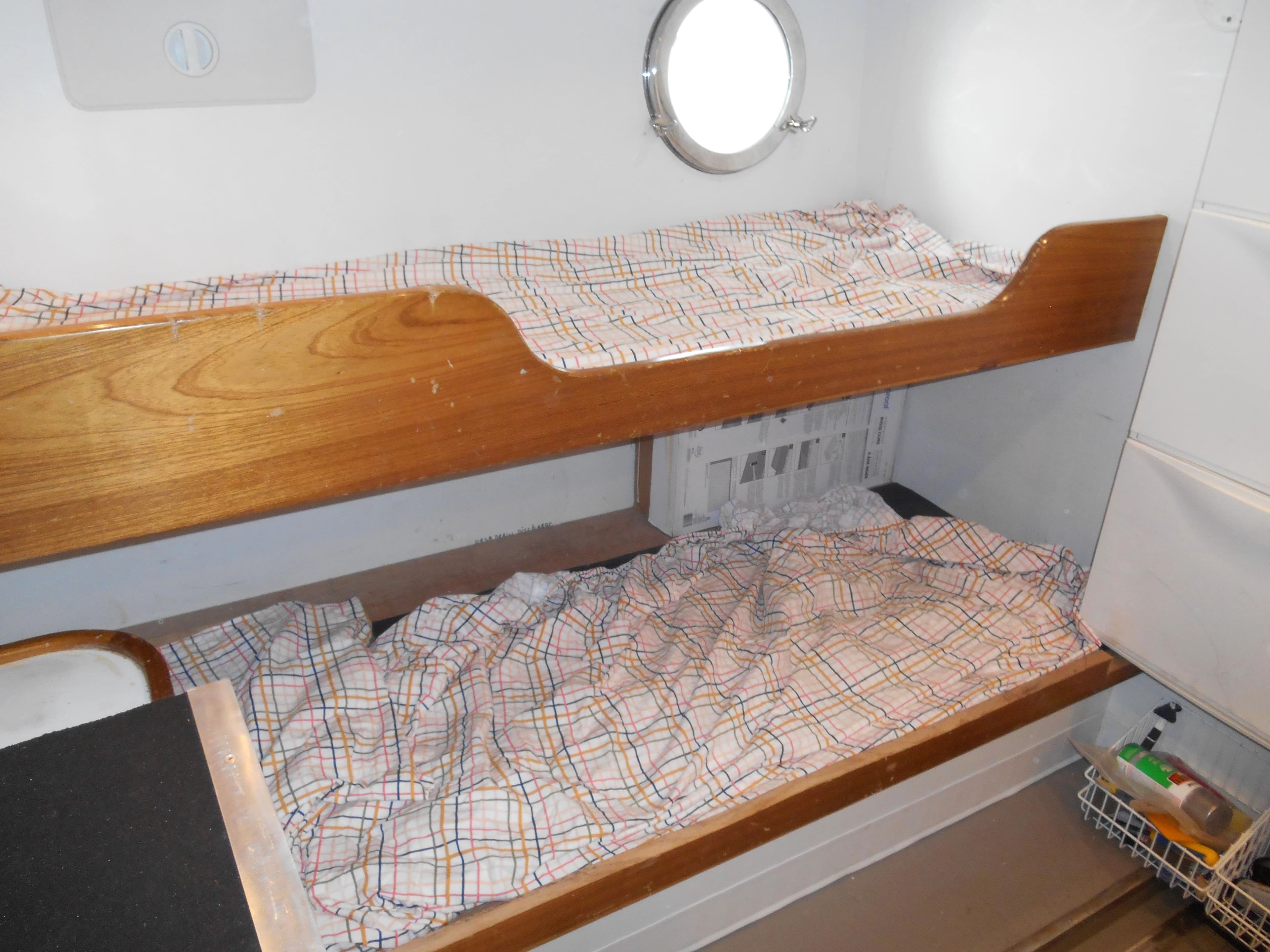 Bunk beds in Inace Long Range Expedition 2005 ship.