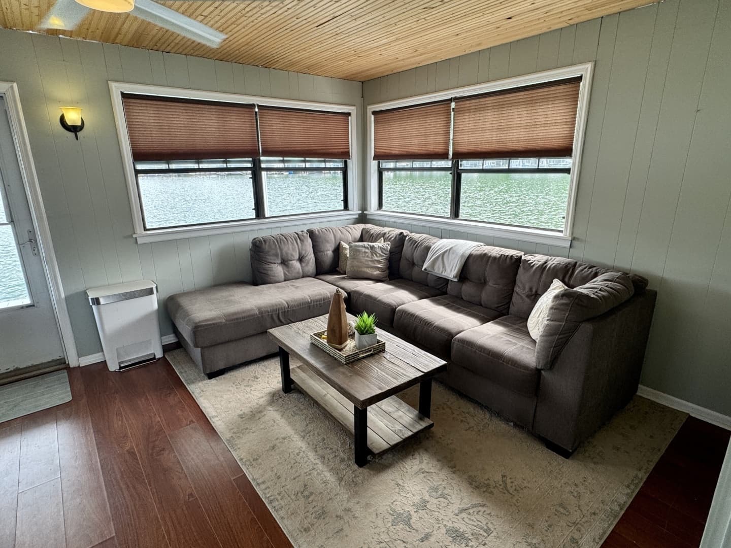 1978 Custom 18 x 24 Off-Grid Floating Cabin Approx 385sqft - Image 24