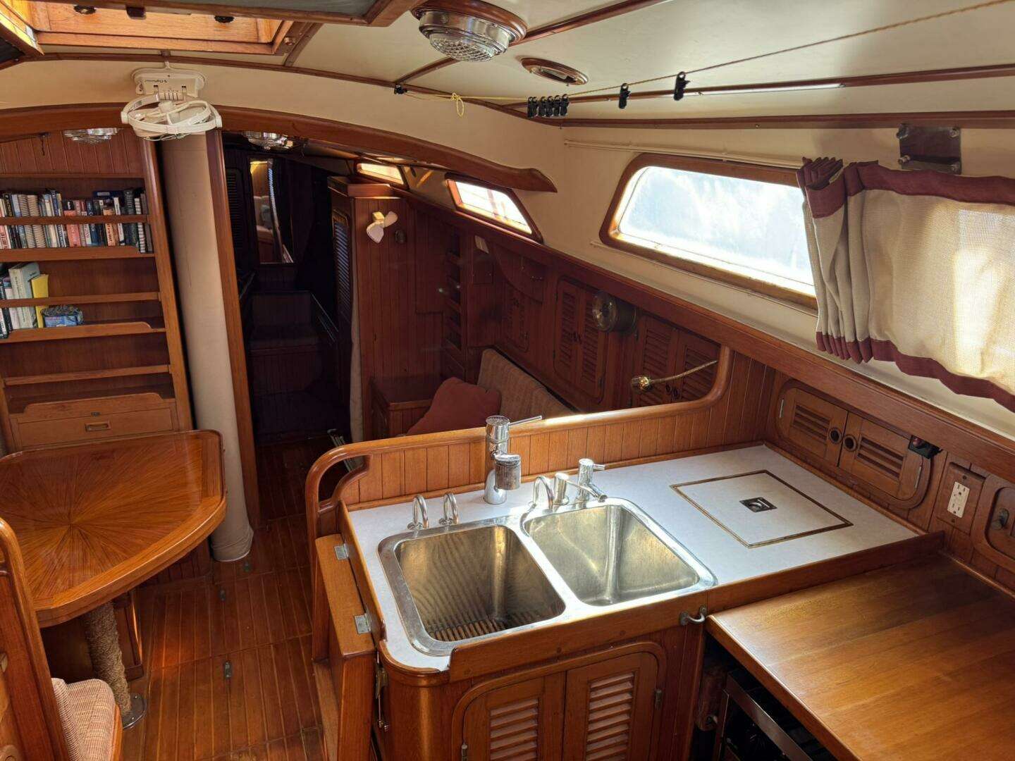 1987 Tayana 42 Vancover Aft Cabin - Image 64