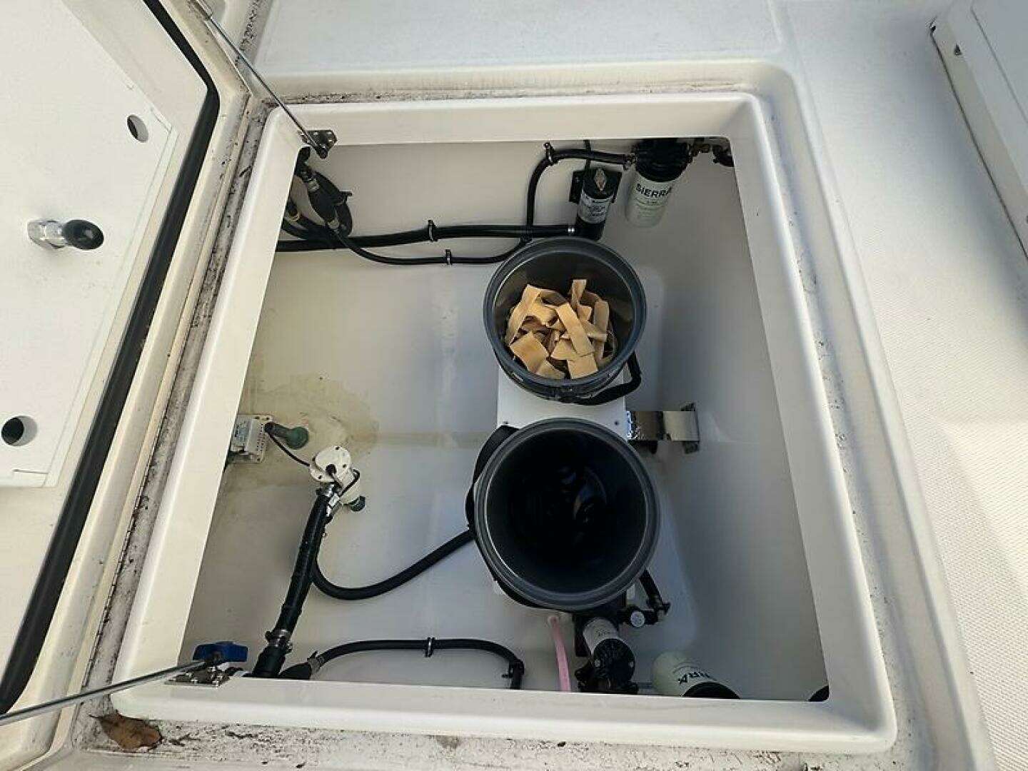 2022 Regulator 31 FS - Image 28