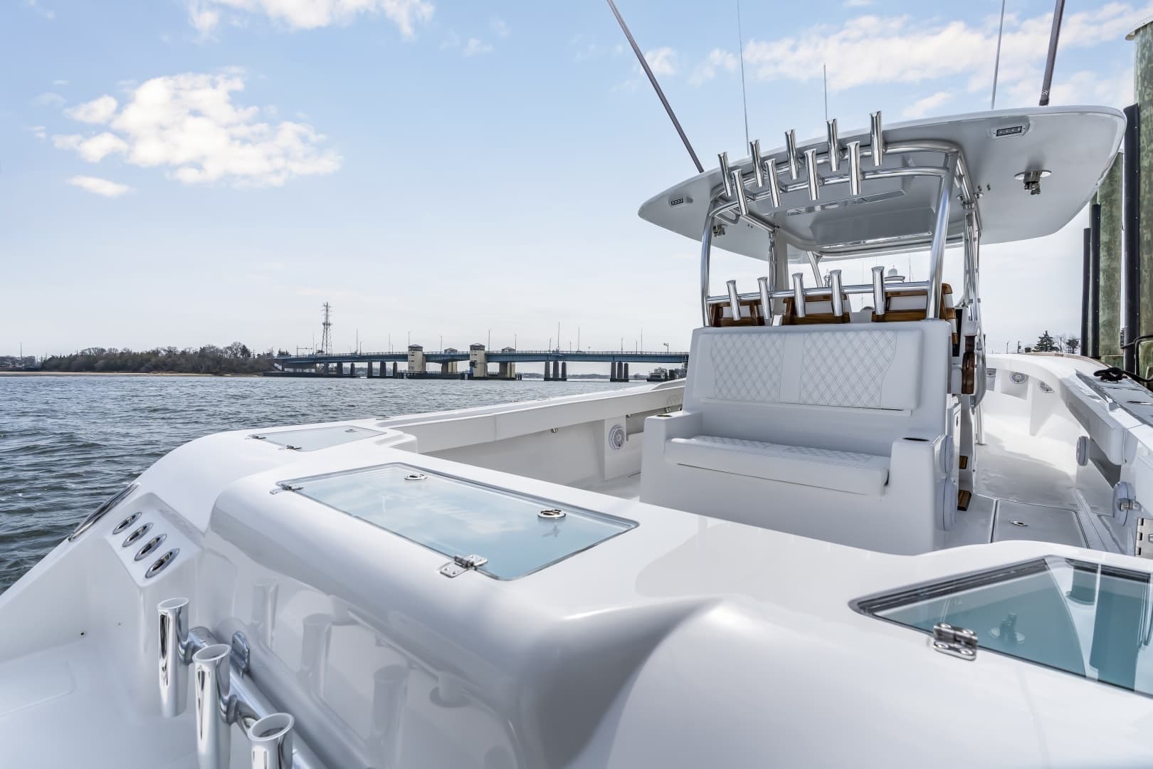 2026 Front Runner 39 Center Console - Image 33