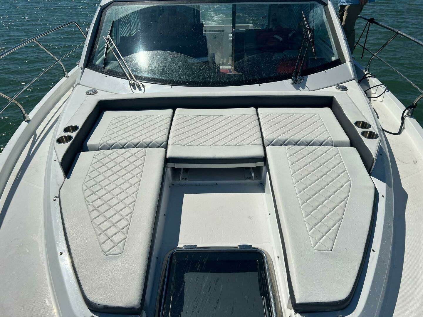 2018 Cruisers Yachts 42 Cantius - Image 16
