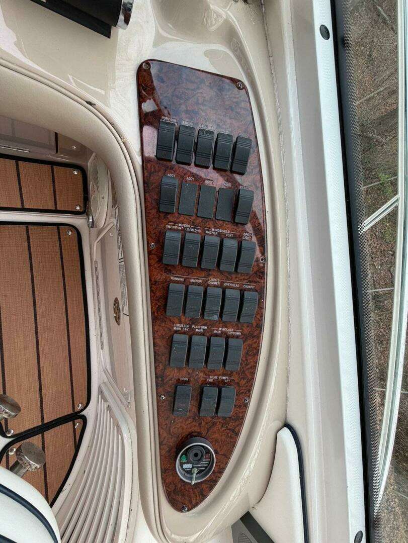2004 Sea Ray 500 Sundancer - Image 20