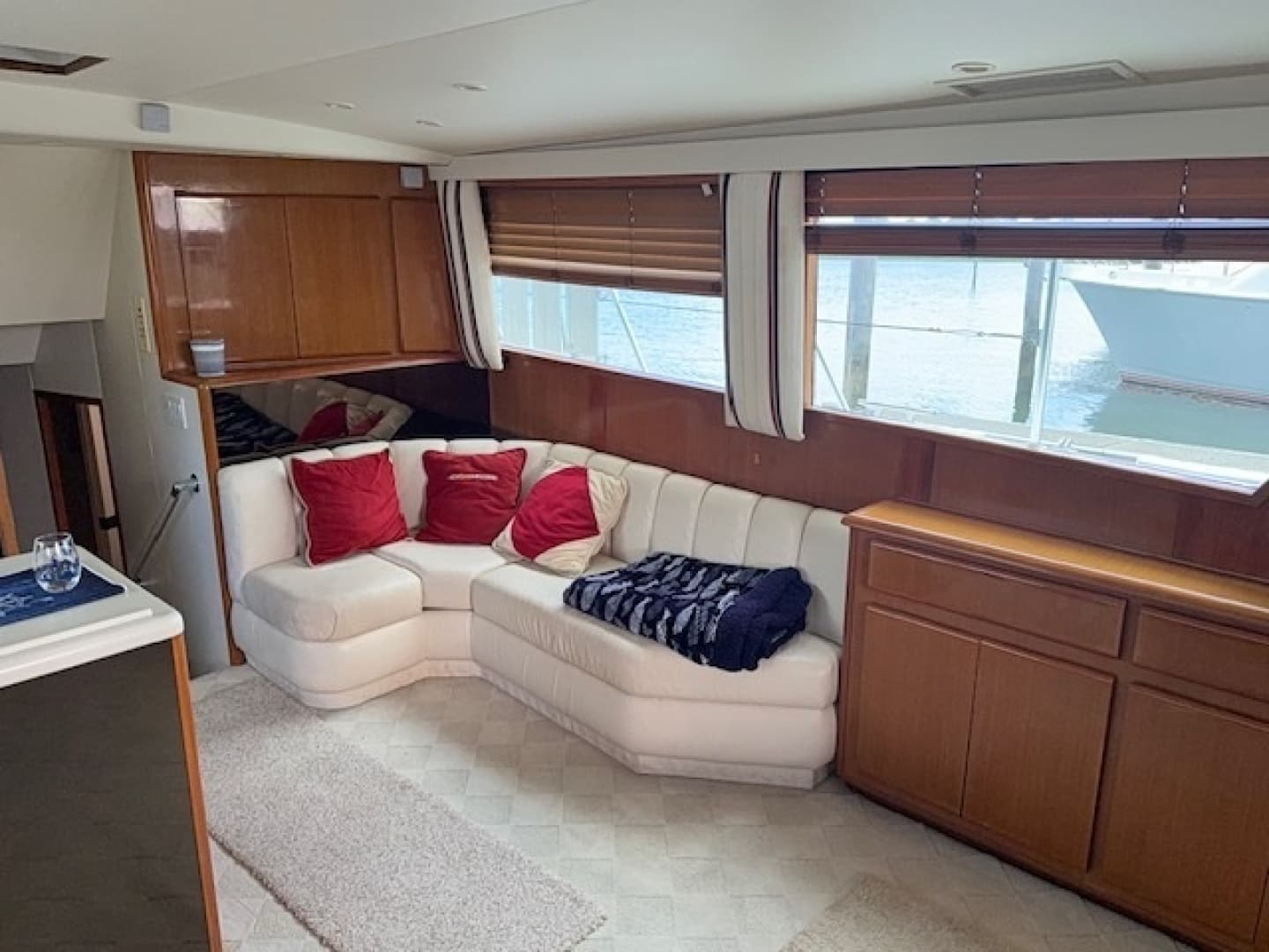 1998 Viking Motor Yacht - Image 13