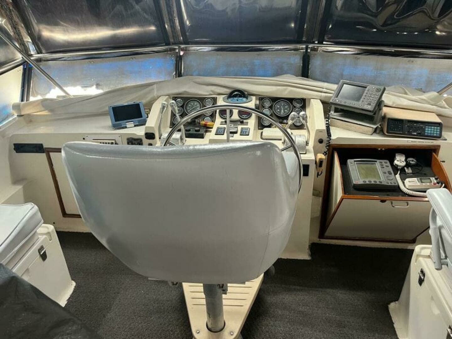 1988 CHB 46 Motor Yacht - Image 3