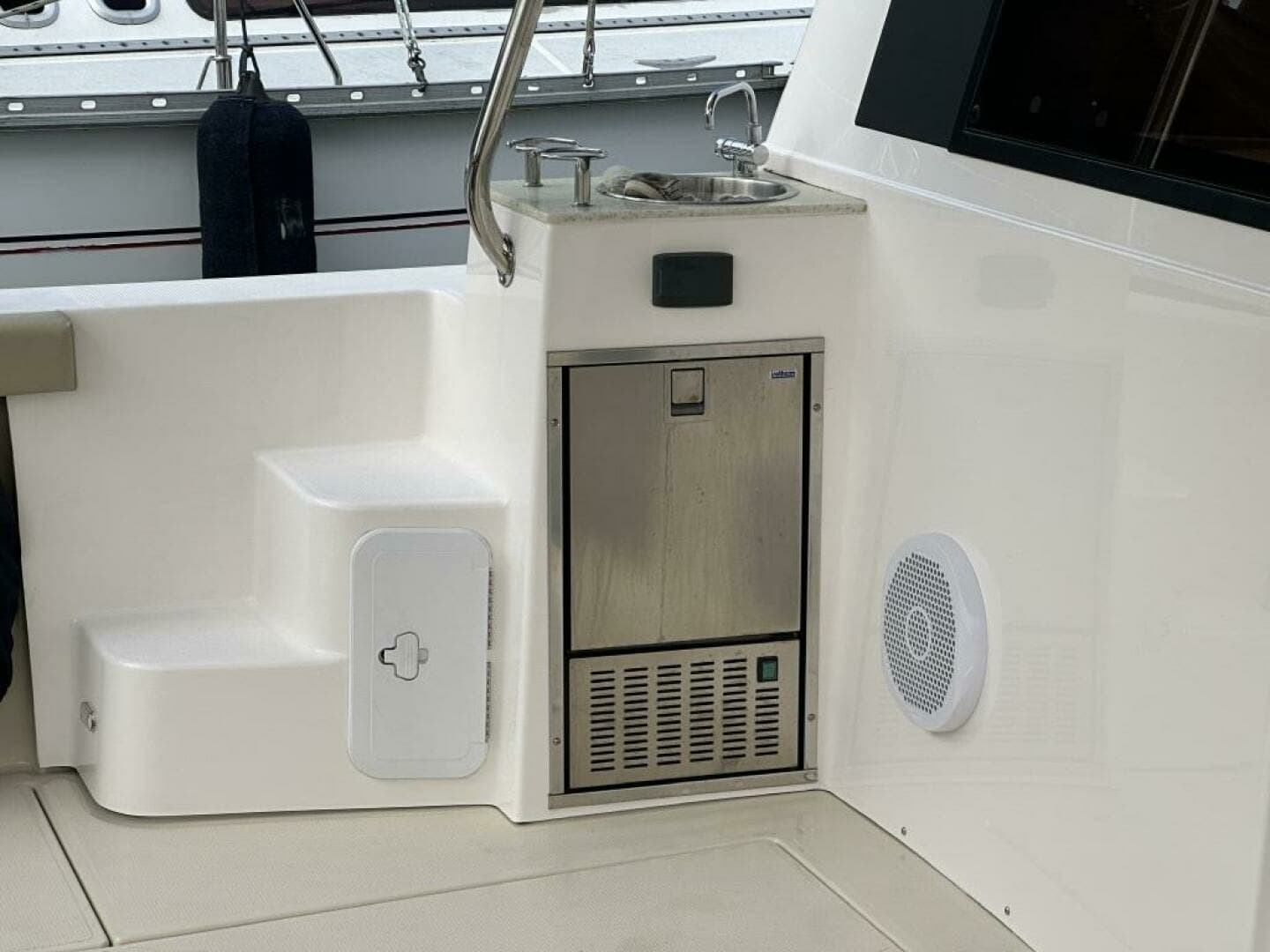 2020 Ranger Tugs R41CB - Image 33