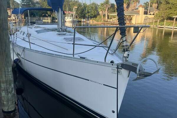 2006 Beneteau Oceanis 323