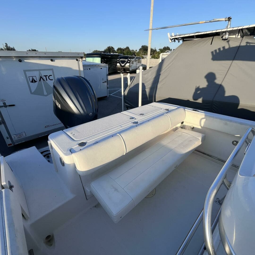2013 Robalo R240 Center Console - Image 7