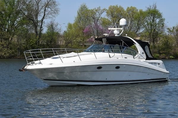 2004 Sea Ray 390 Sundancer - Image 1