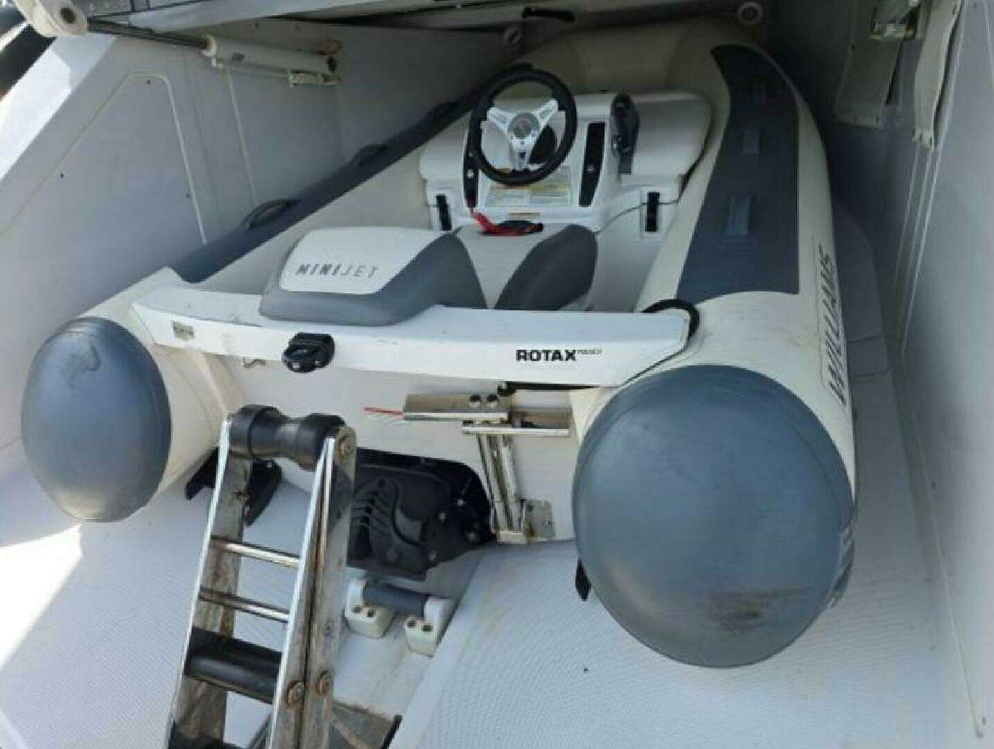 2019 Pershing 5X - Image 4