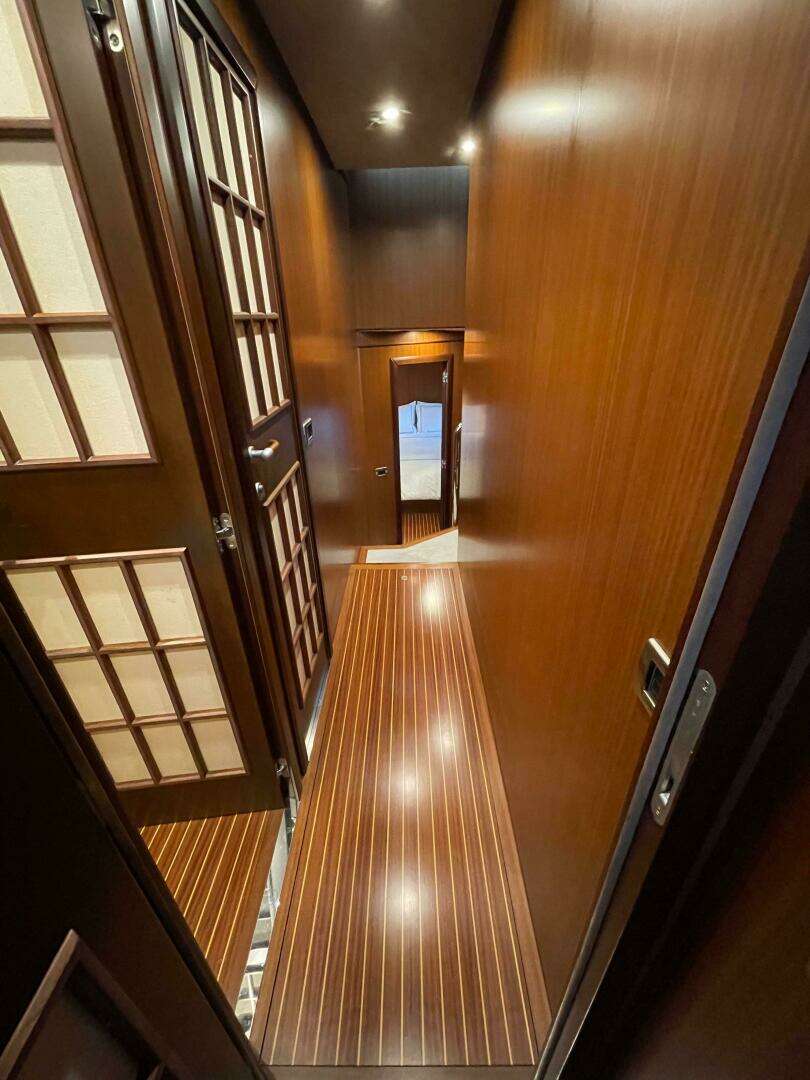 2006 Mochi Craft 74' Dolphin - Image 56